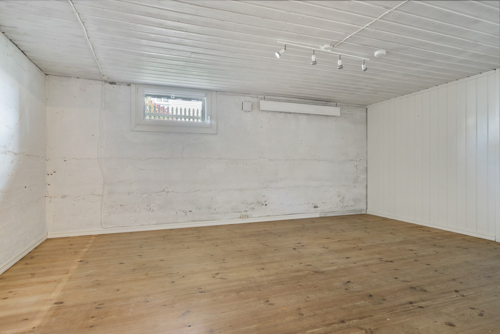 Rom i kjeller Galleribilde