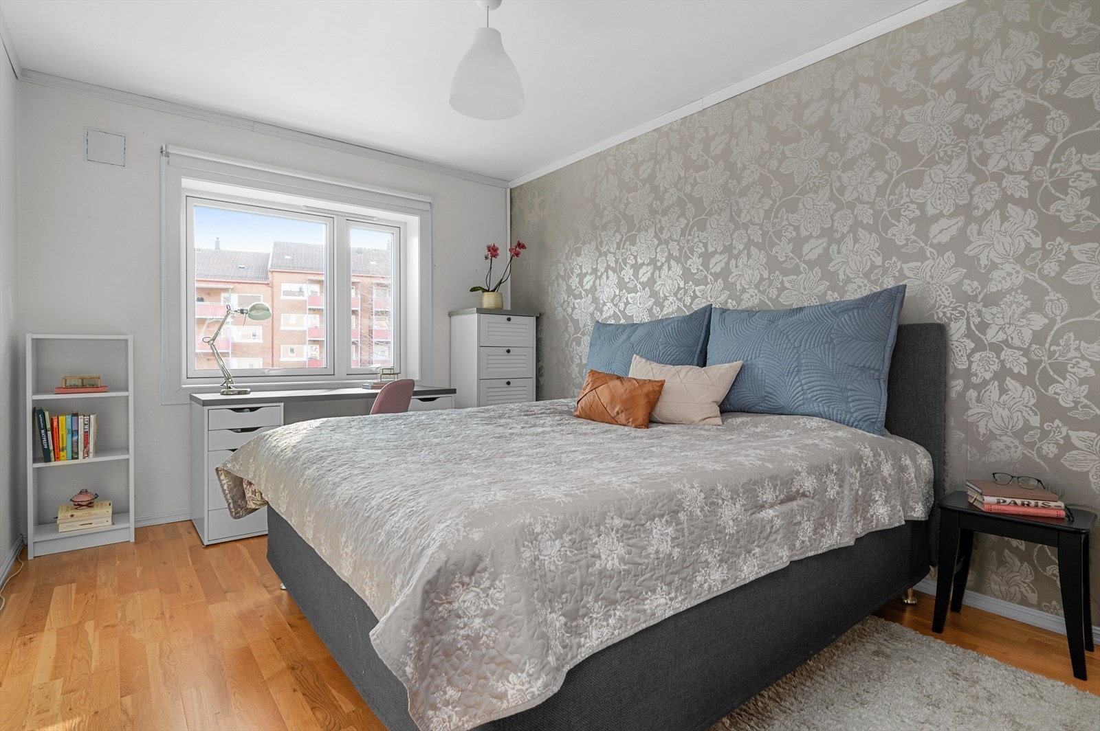 Leiligheten har to gode soverom på hhv. 13,5 og 10m². Galleribilde