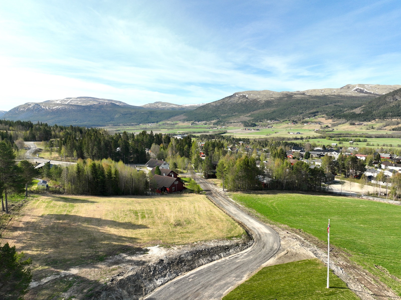 Sørover mot Alvdal sentrum. Galleribilde