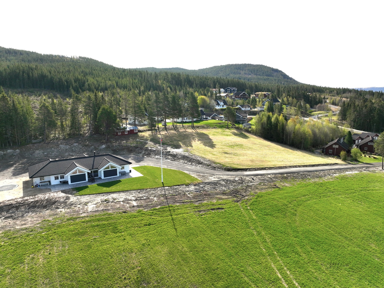 Vei og infrastruktur er på plass. Galleribilde