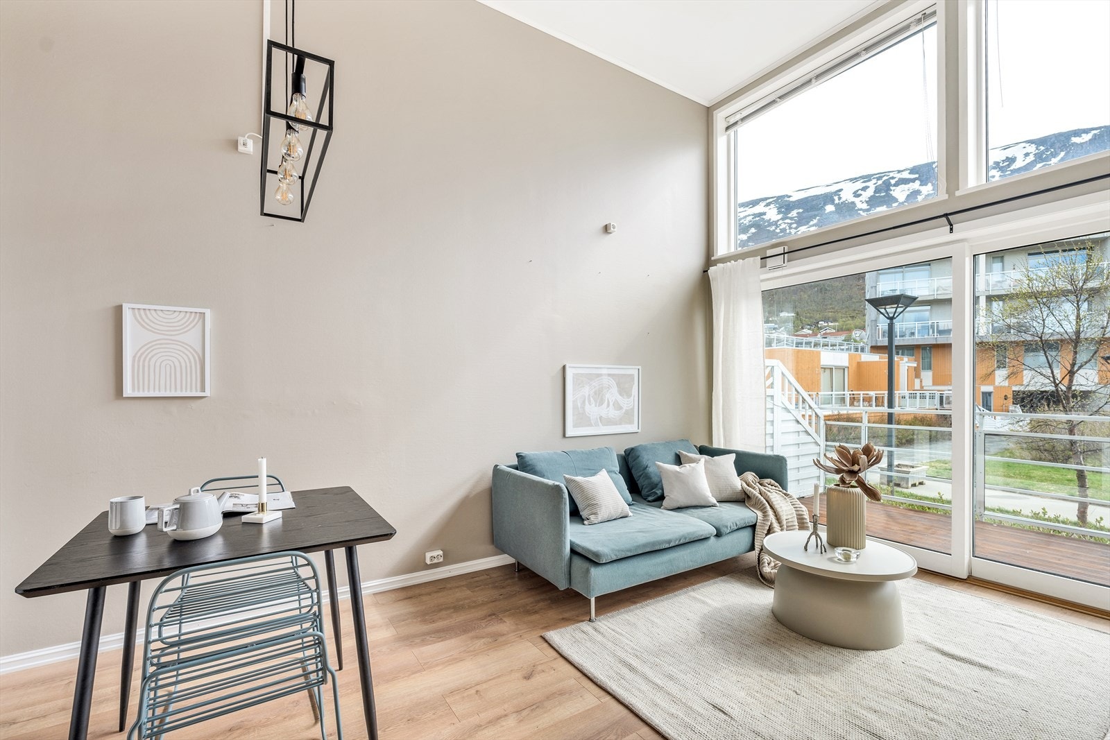 Utgang fra stue til terrasse Galleribilde