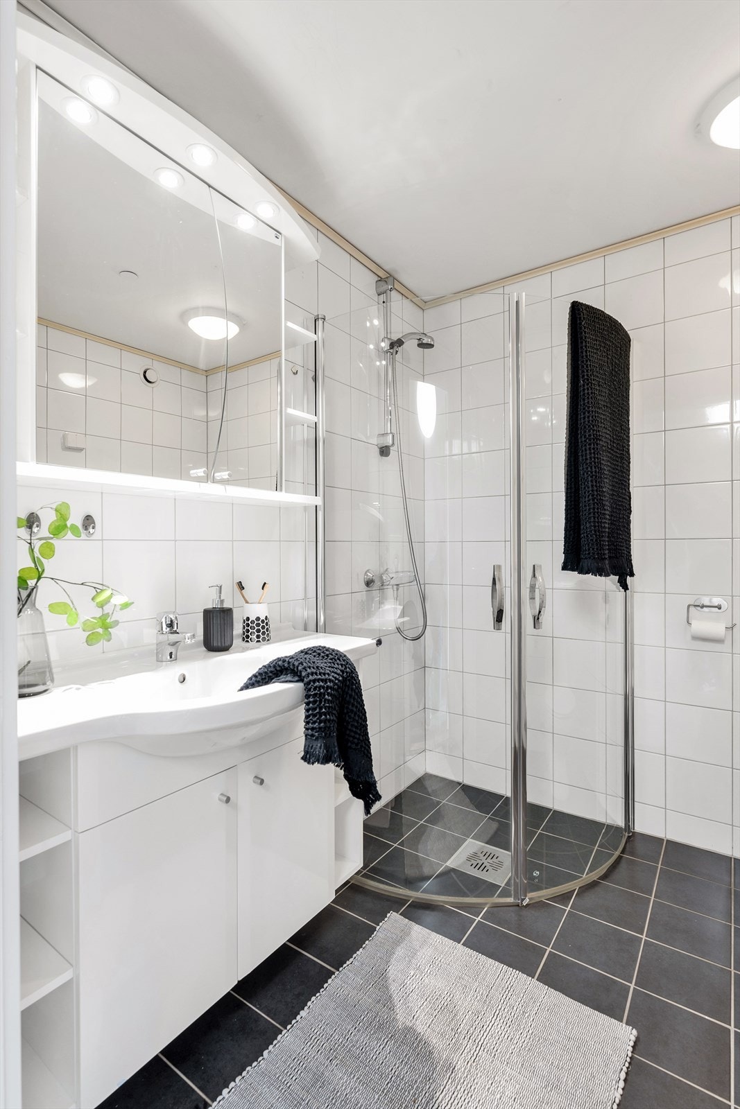 Innredning med mye skapplass Galleribilde