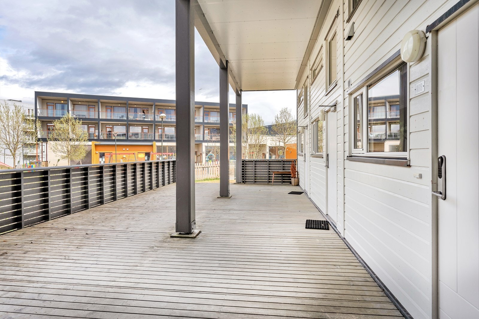 Overbygget inngangsparti Galleribilde