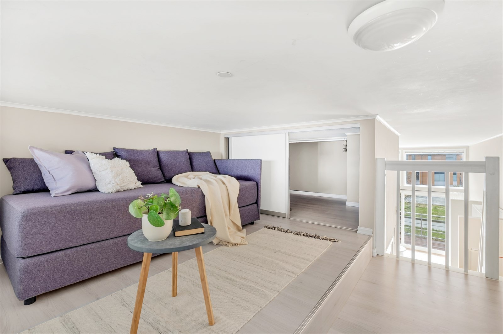 I bakkant av hems finner man bod Galleribilde