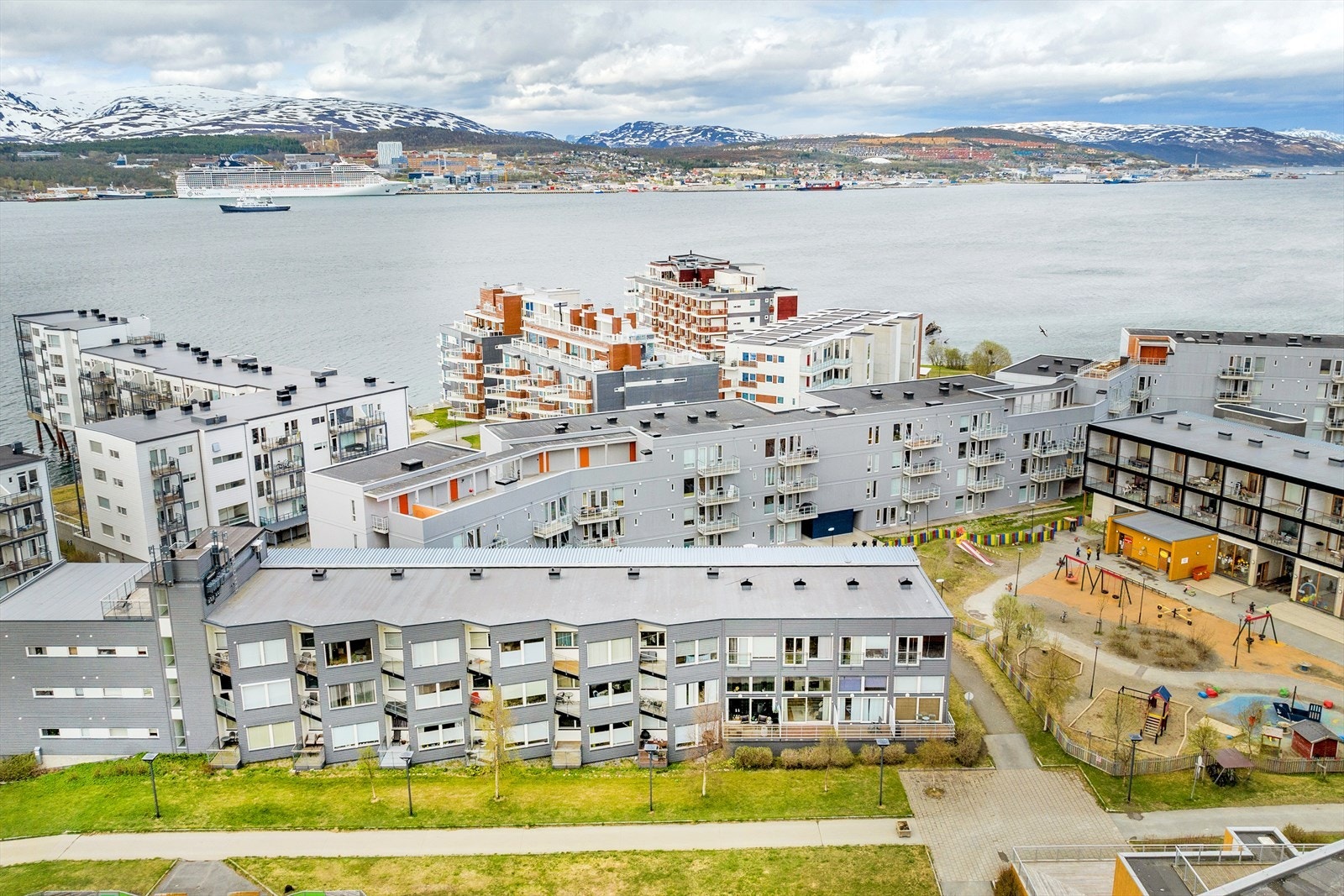 Godt driftet sameie. Sportsbod og parkering i garasje samt heis i bygget Galleribilde