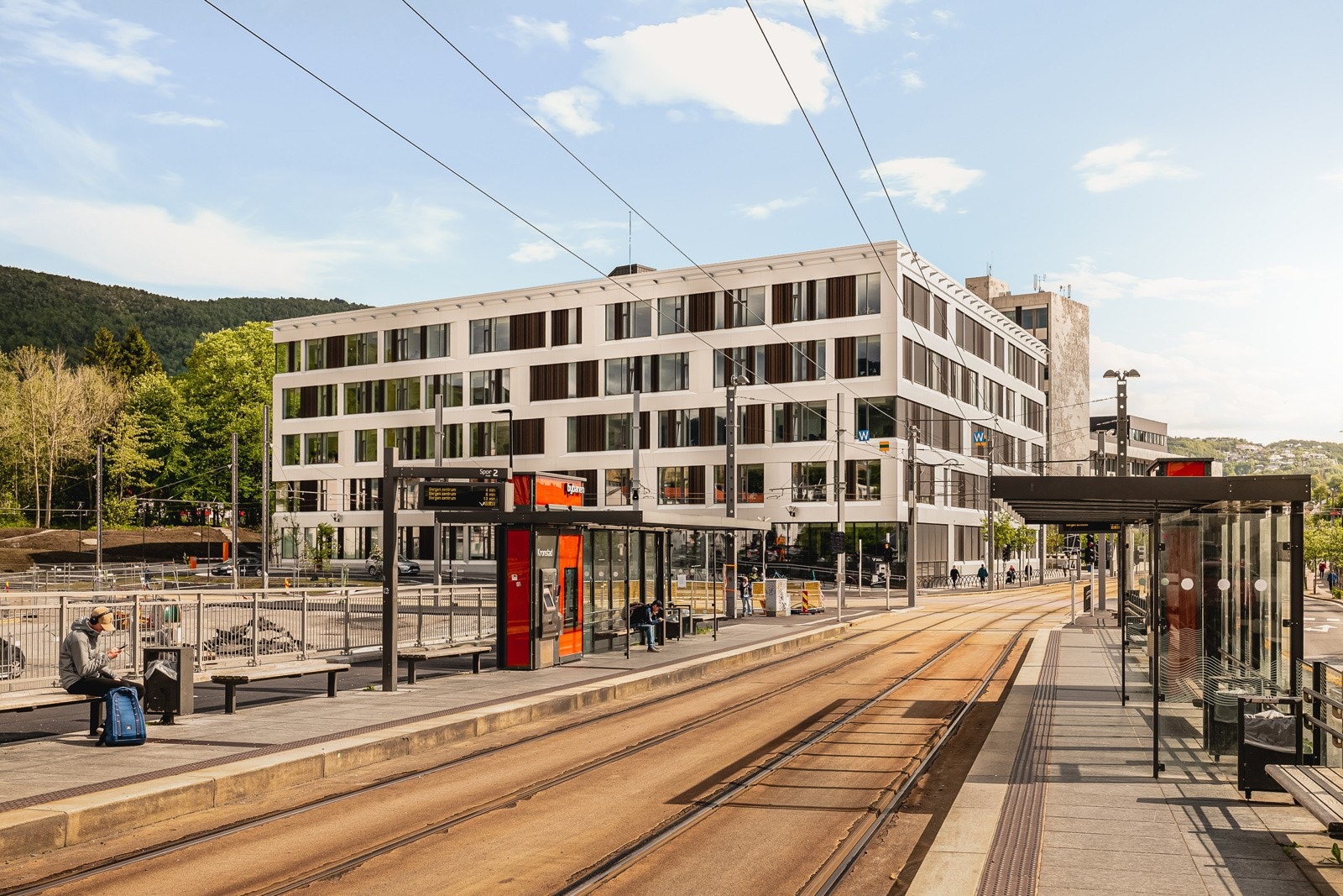 HVL ligger 450 meter unna leiligheten. Galleribilde