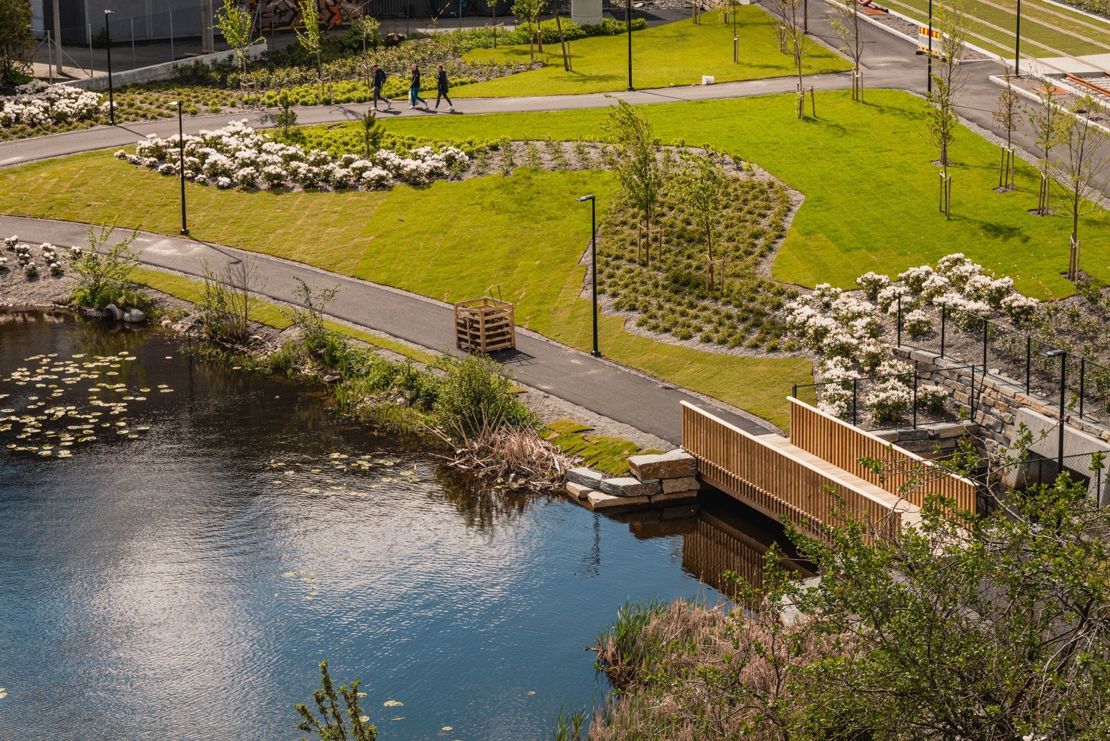 Nydelige sommerdager ved Solheimsvannet, 750 meter unna leiligheten. Galleribilde