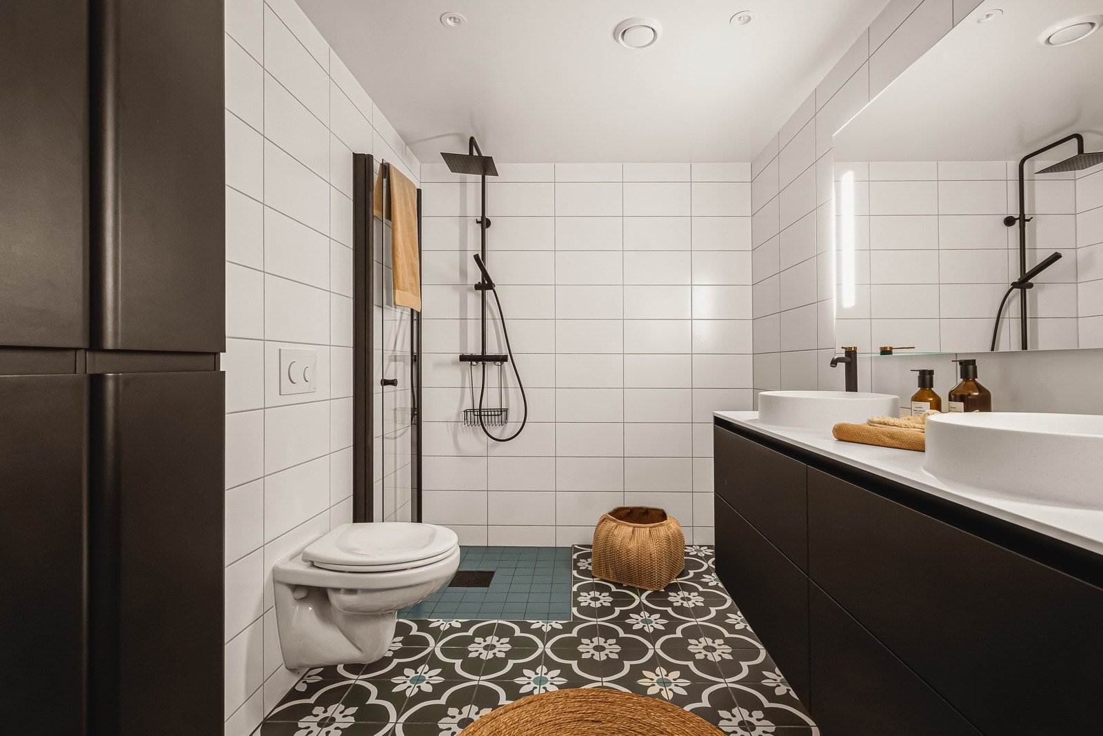 Hovedbad i tilknytning til hovedsoverom. Galleribilde