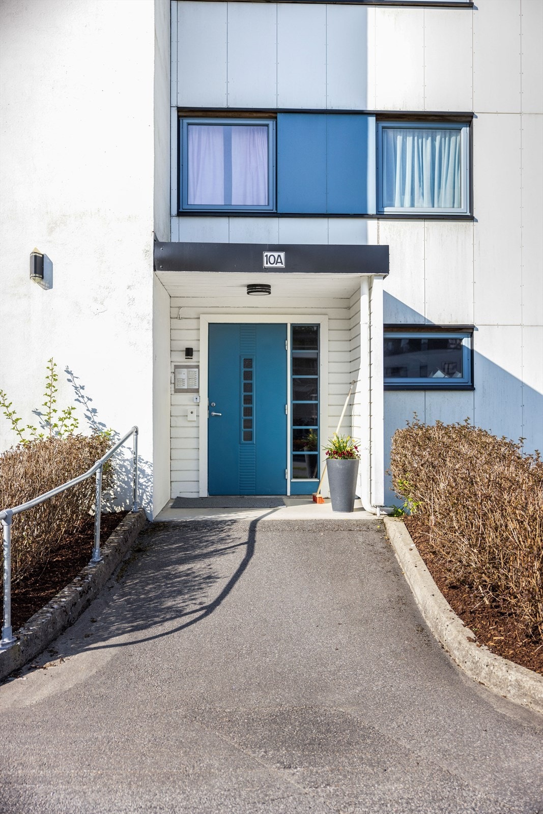 Boligen ligger i 1. etg med enkel adkomst. Galleribilde