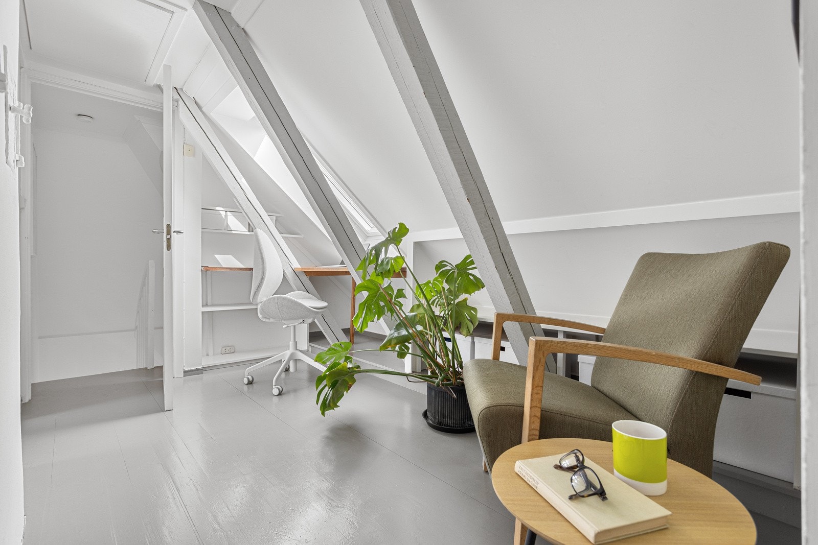 Videre kommer man opp til boligens loftsetasje. Galleribilde