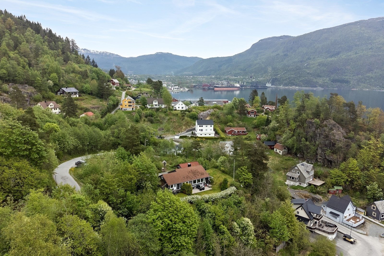 Beliggende helt for seg selv Galleribilde