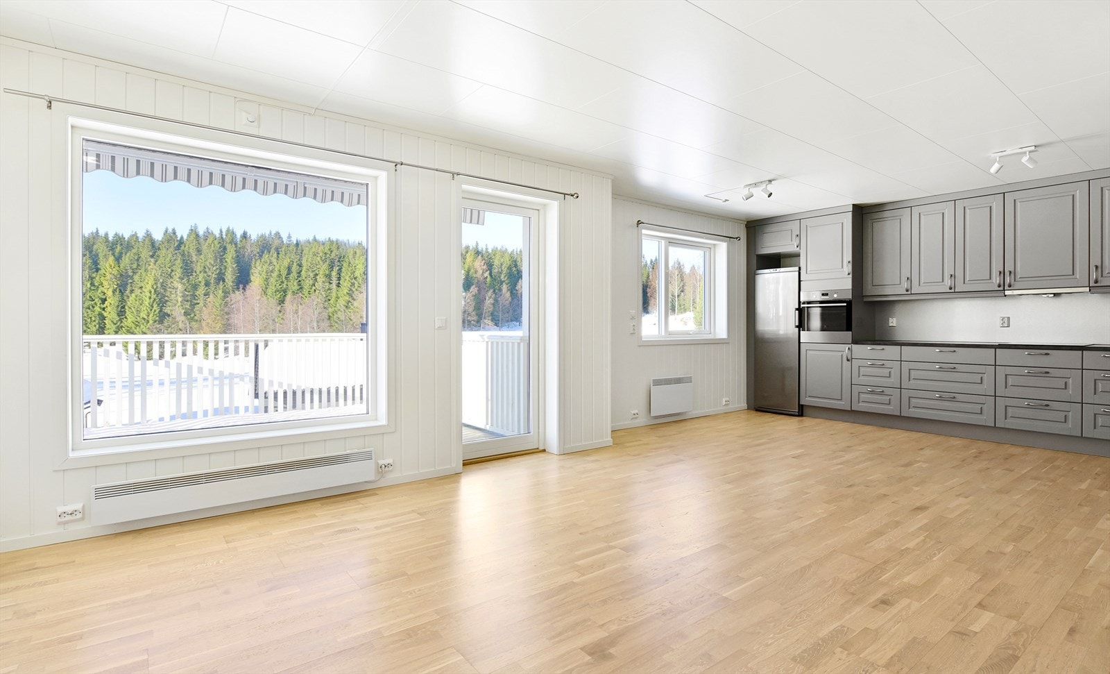 Hvitevarene er integrerte og medfølger i salget. Galleribilde