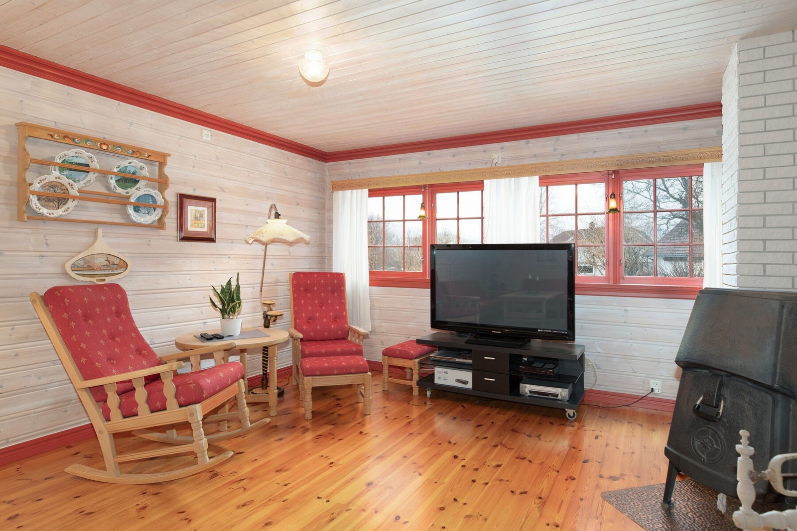 Vinduer som slipper inn godt med dagslys Galleribilde