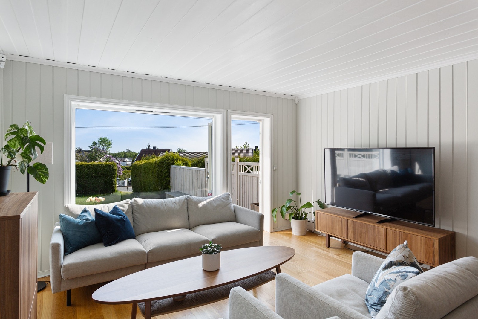 Fra stuen er det utgang til en terrasse på ca. 25m². Galleribilde