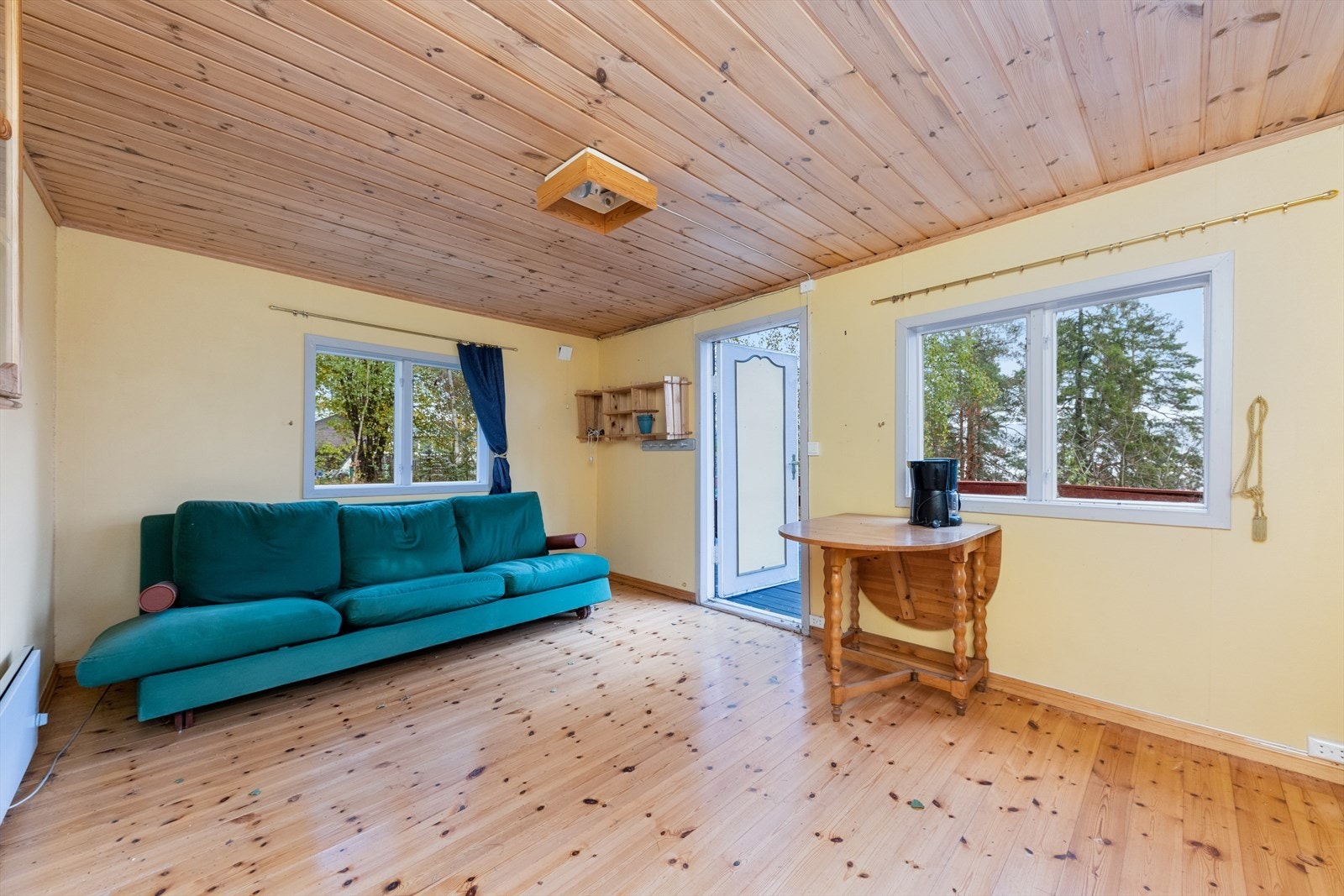 Her fra innsiden av eiendommens uthus. Galleribilde