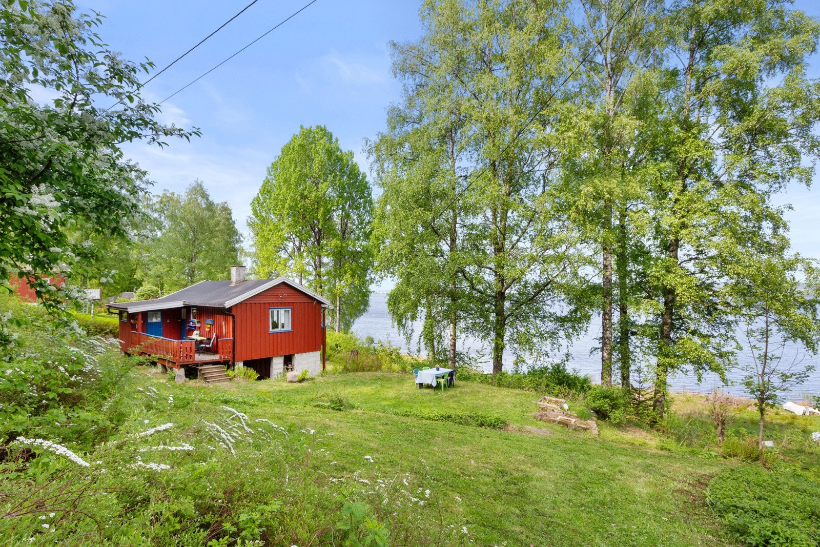 Velkommen til Brattliveien 13, presentert av Schala & Partners ved Joachim Rybka, tlf. 46 64 75 42. Galleribilde