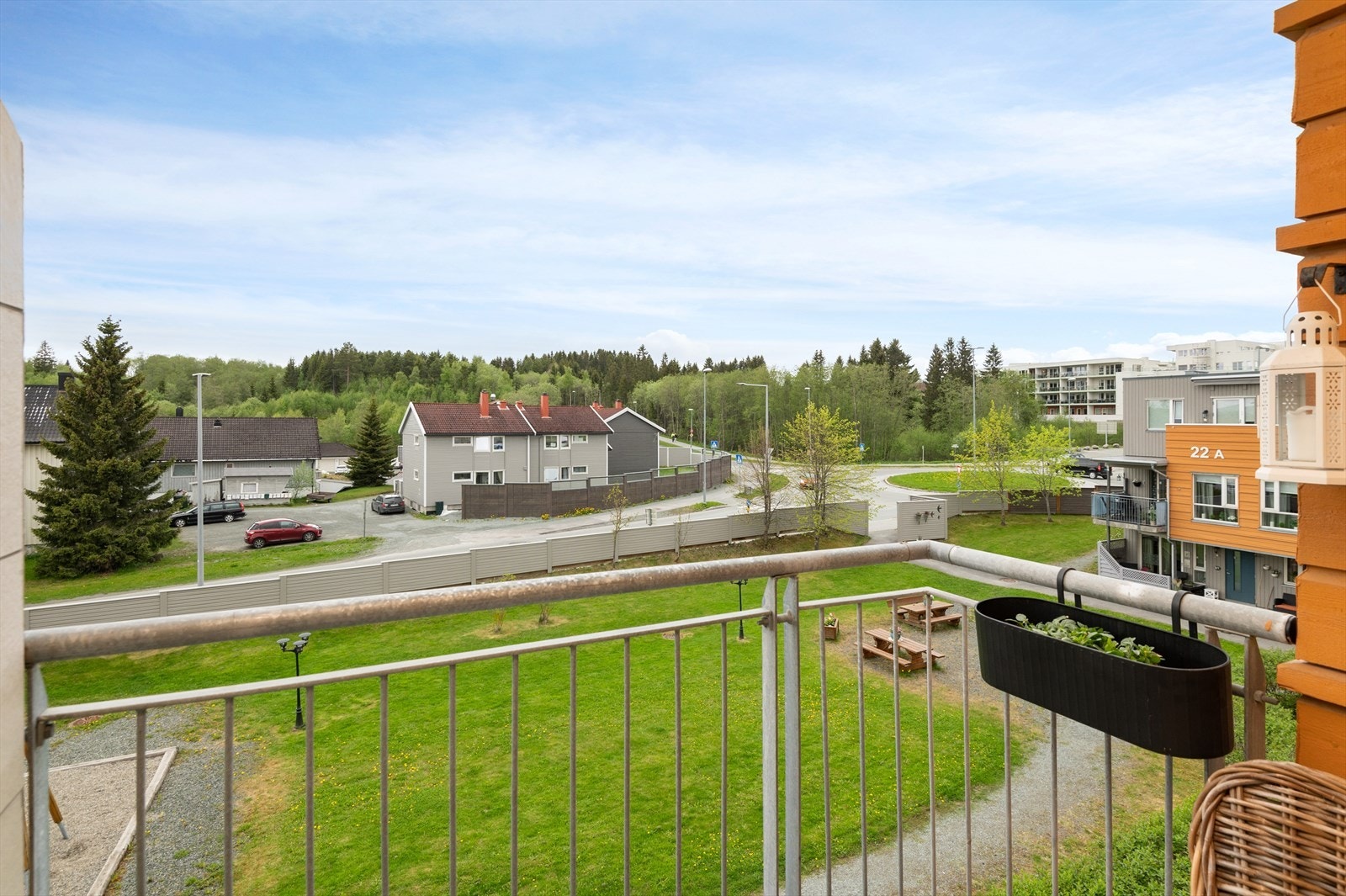 Fin utsikt utover borettslagets parkområde. Galleribilde