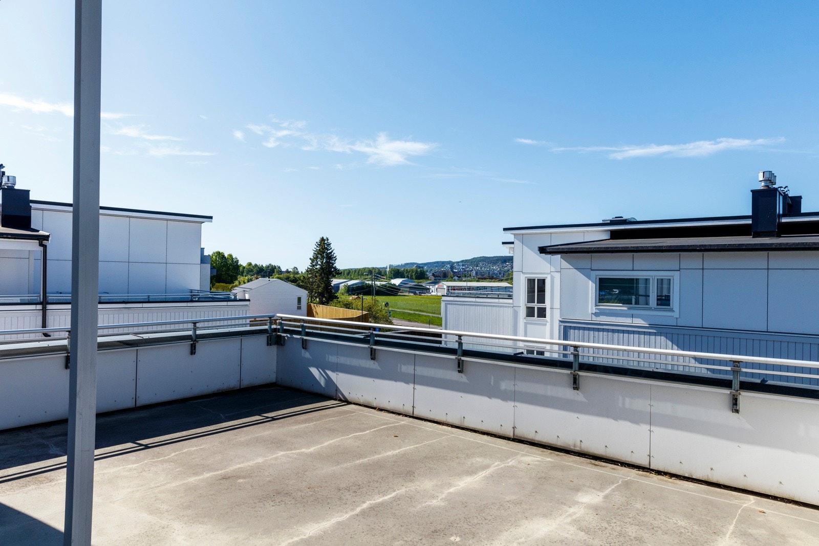 Adgang til felles takterrasse, svært gode solforhold på denne. Galleribilde