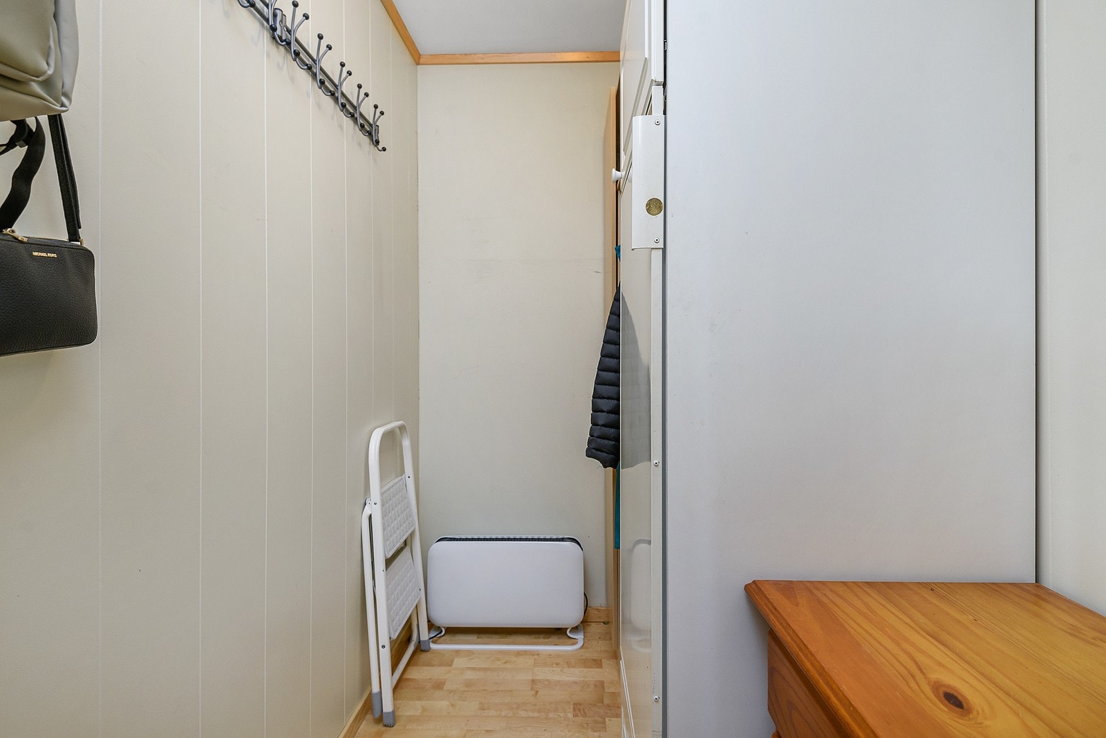 Kjekk innebod for lagring eller ekstra garderobe. Galleribilde