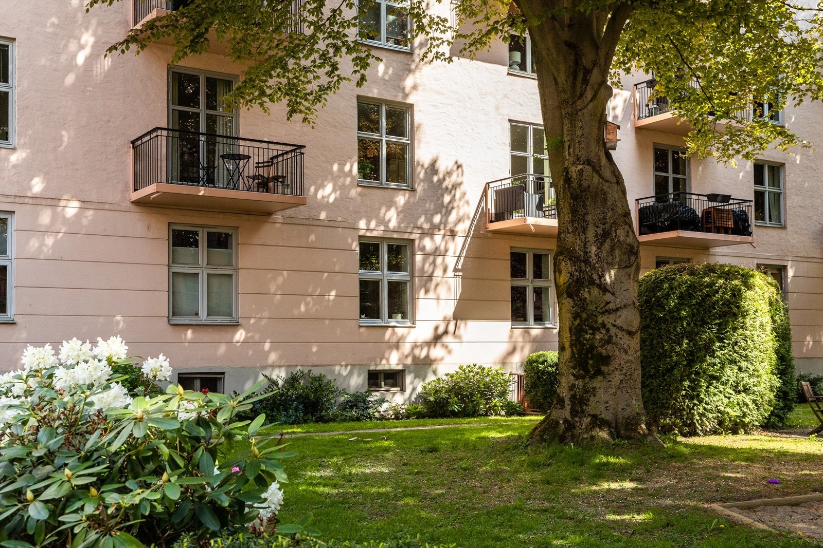 Det er fellesvaskeri i byggets kjeller og kan benyttes mellom klokken 08:00 og 22:00 Galleribilde