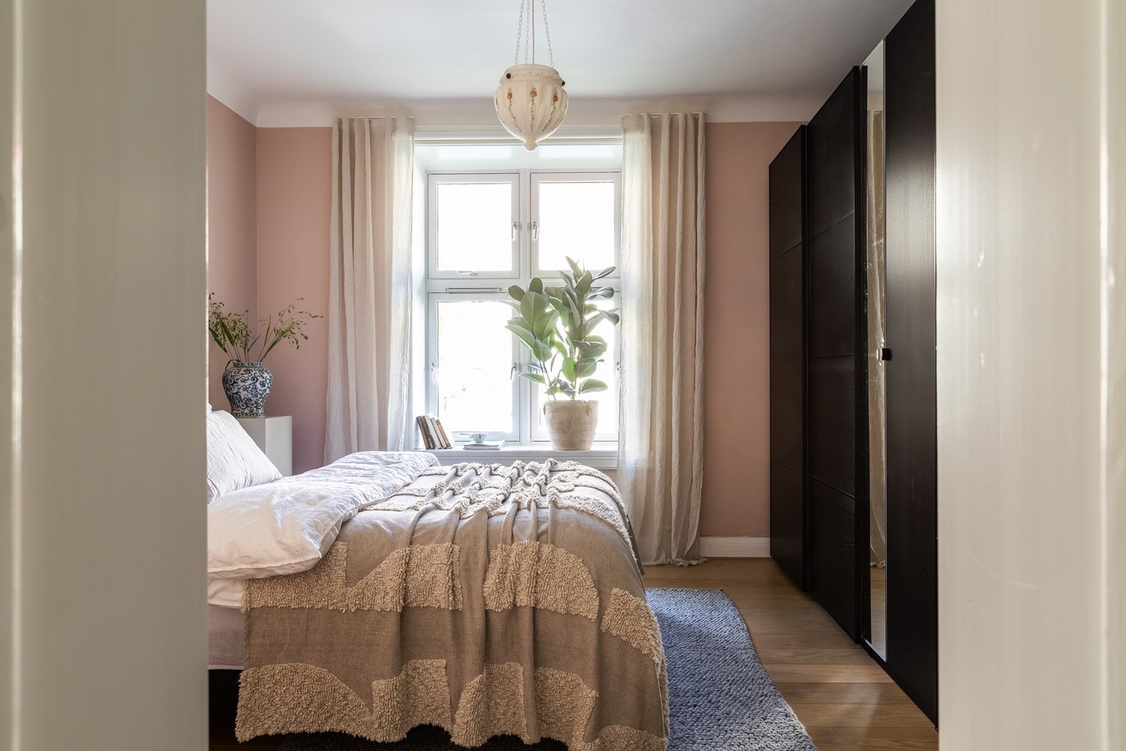 Hovedsoverommet med inngang fra stue Galleribilde