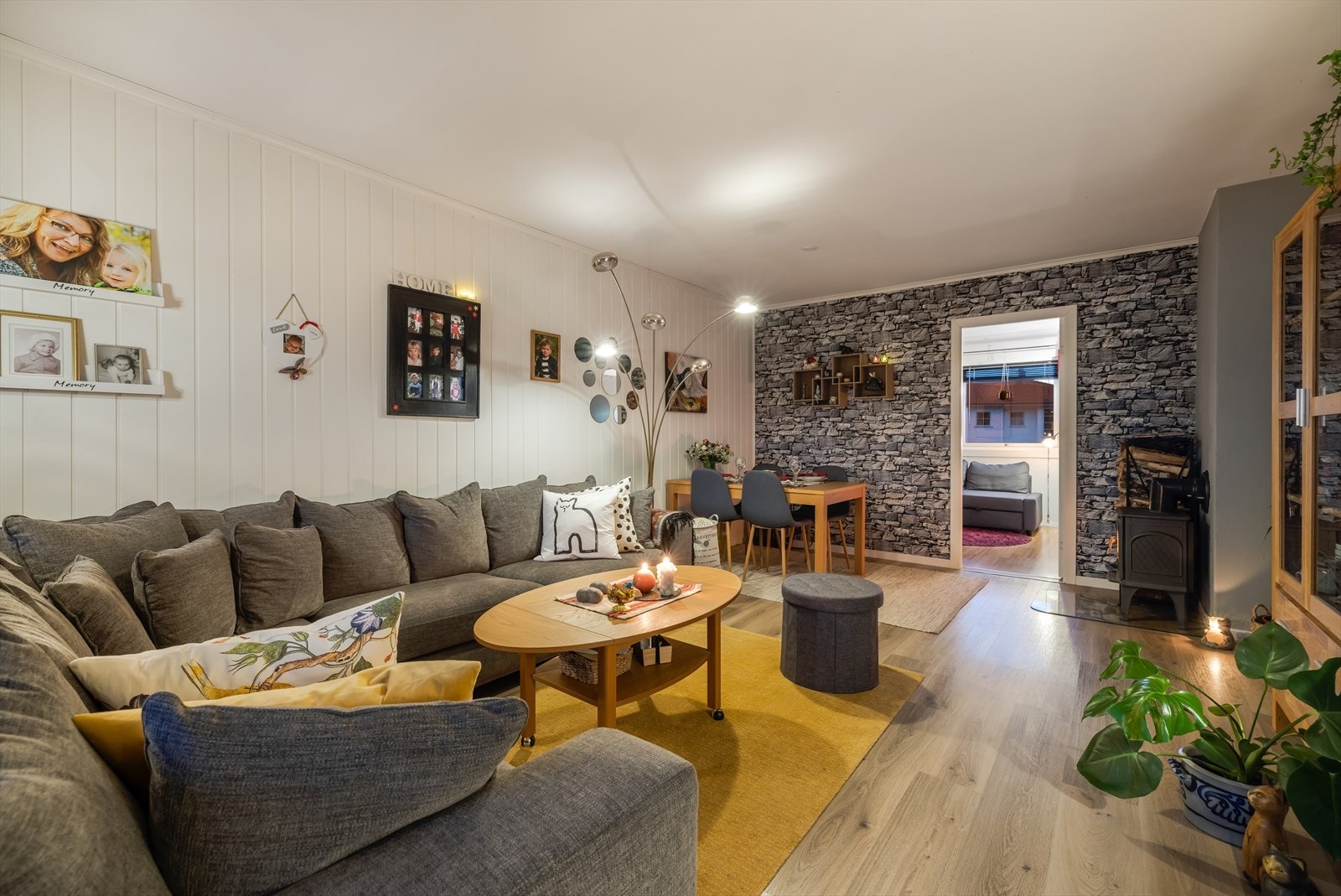 Stuen er av god størrelse. Galleribilde