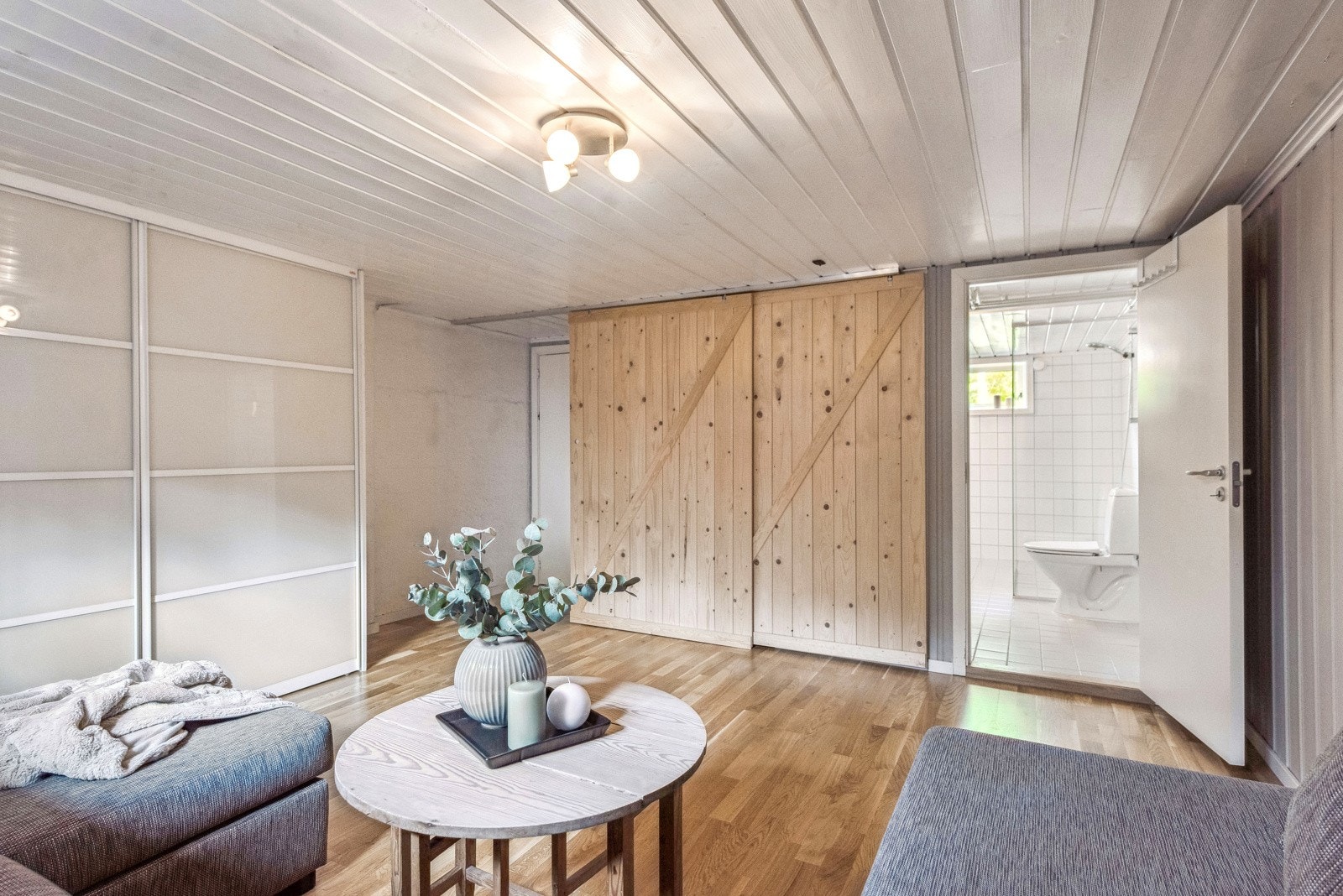 Rommet er byggemeldt som bod og er ikke godkjent for varig opphold. Galleribilde