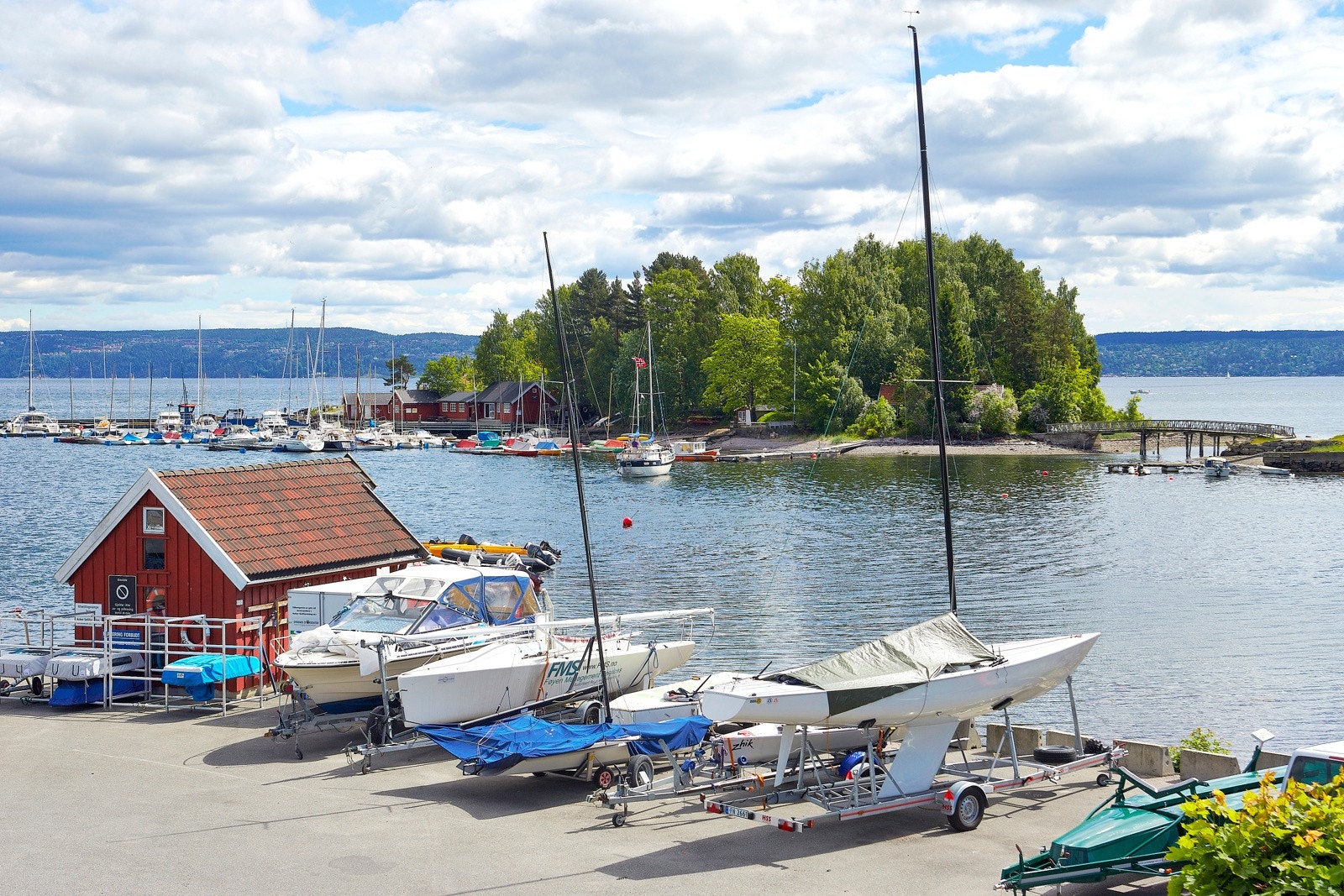 Asker seilforening, hvor det er utleie av båtplassen og idylliske Børsholmen ligger rett nedenfor hagebyen. Galleribilde
