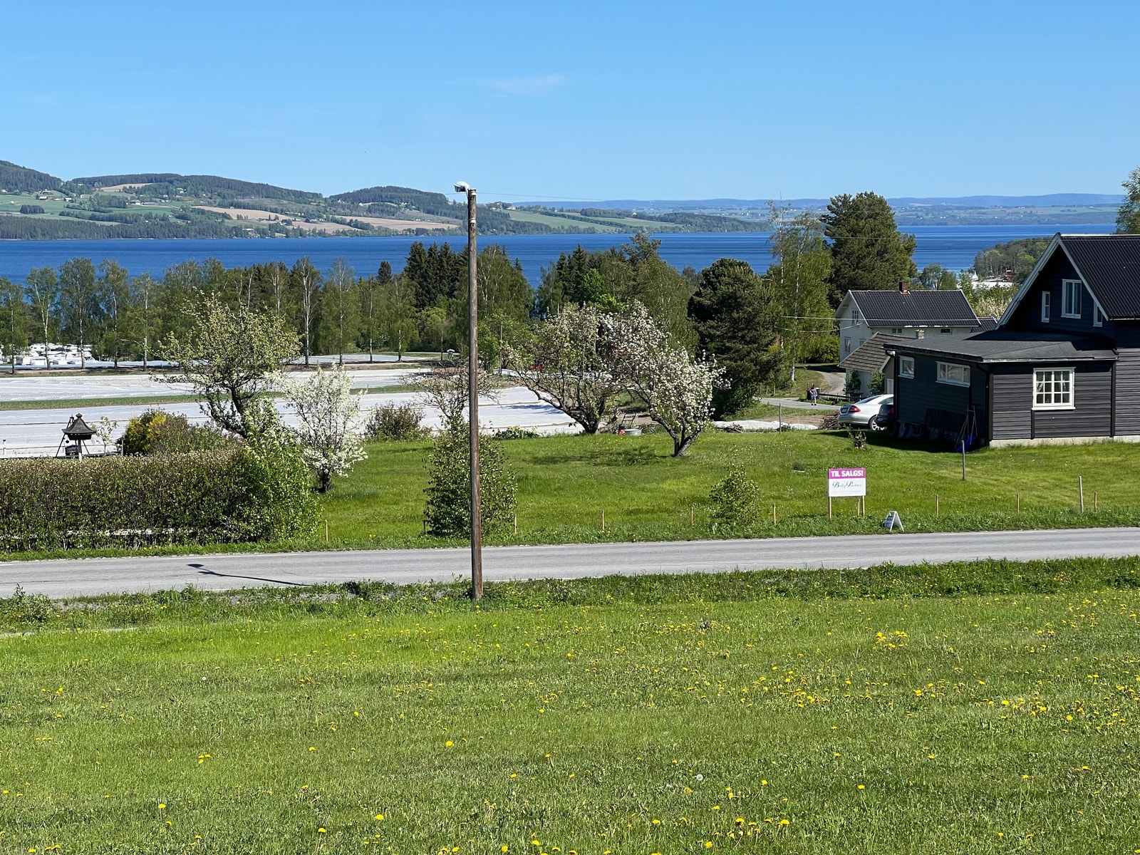 Bilde tatt på oversiden av tomten Galleribilde