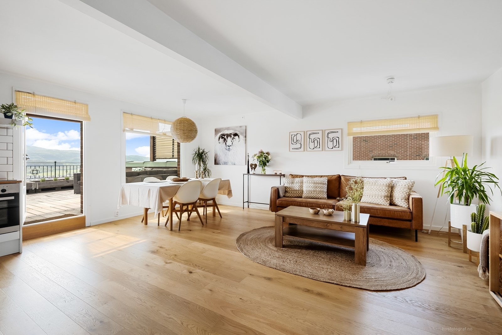 Stort og luftig i 2. etg Galleribilde