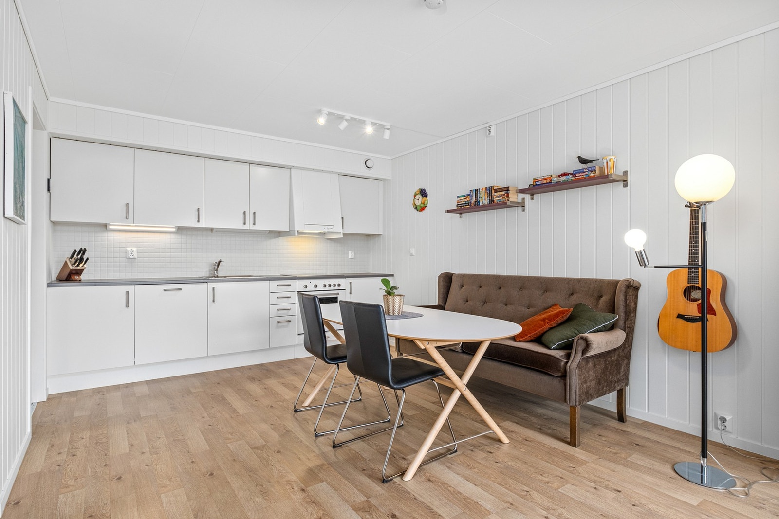 Kjøkken med integrerte hvitevarer Galleribilde