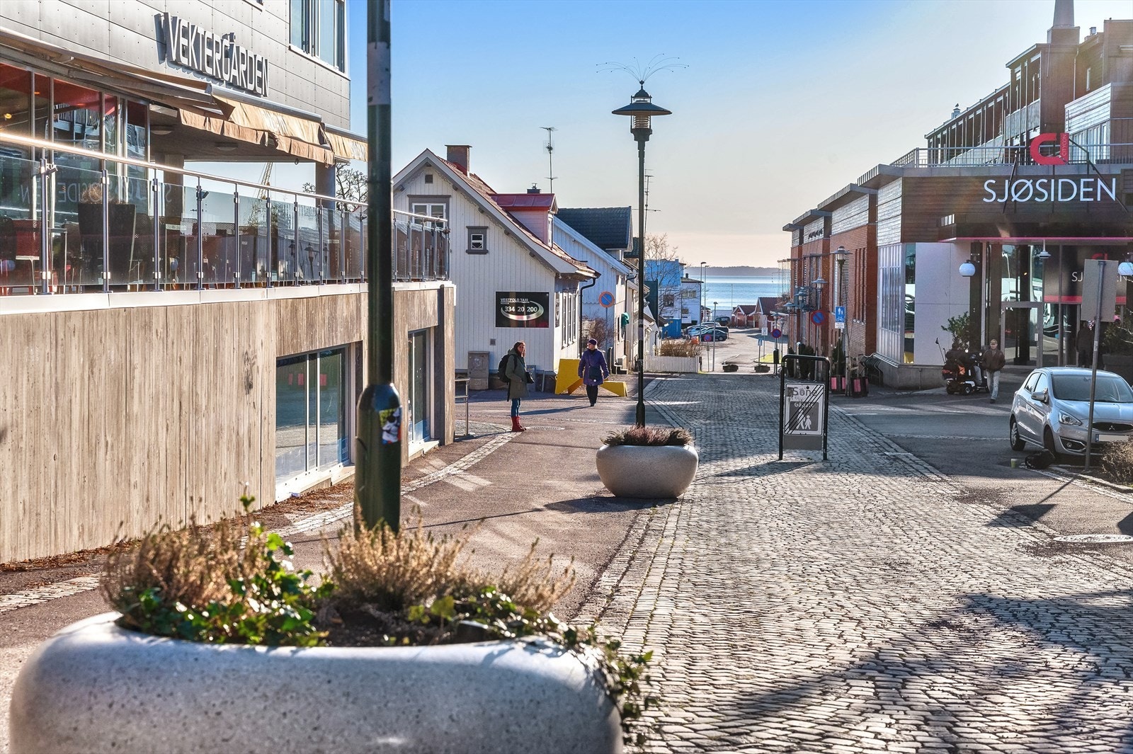 Gågaten i Horten sentrum med 3 kjøpesentre og nærhet til fjorden. Galleribilde