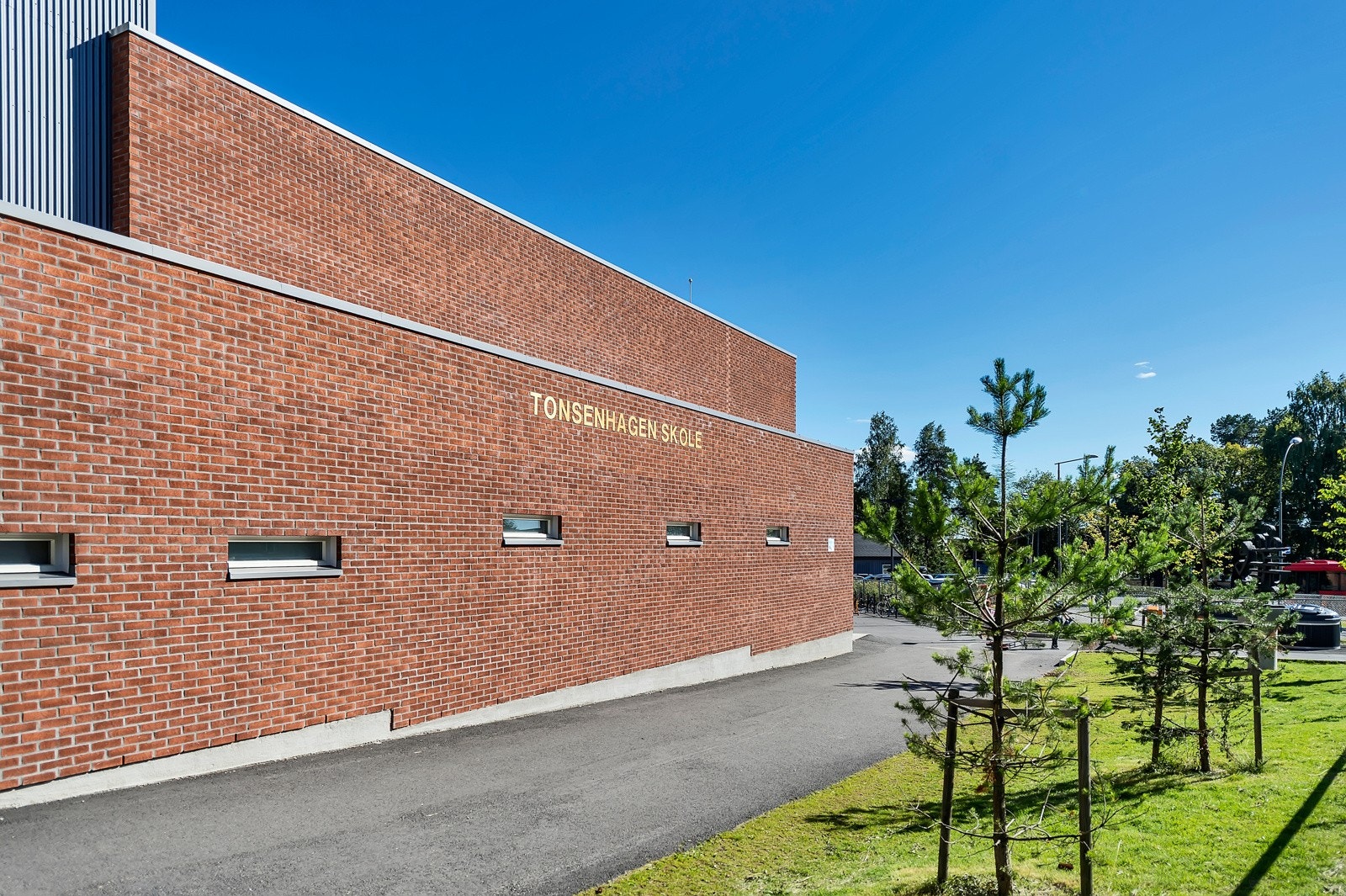Det er kort vei til Tonsenhagen skole. Galleribilde