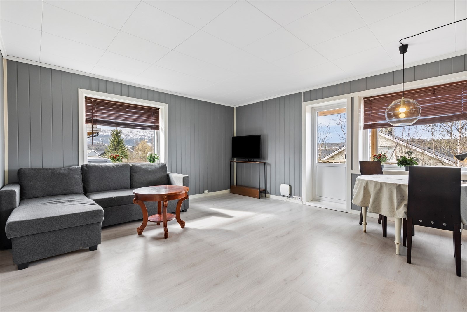 Marianne Eskildsen v/ Aktiv Eiendomsmegling har gleden av å presentere Øvrebakken 3! Galleribilde