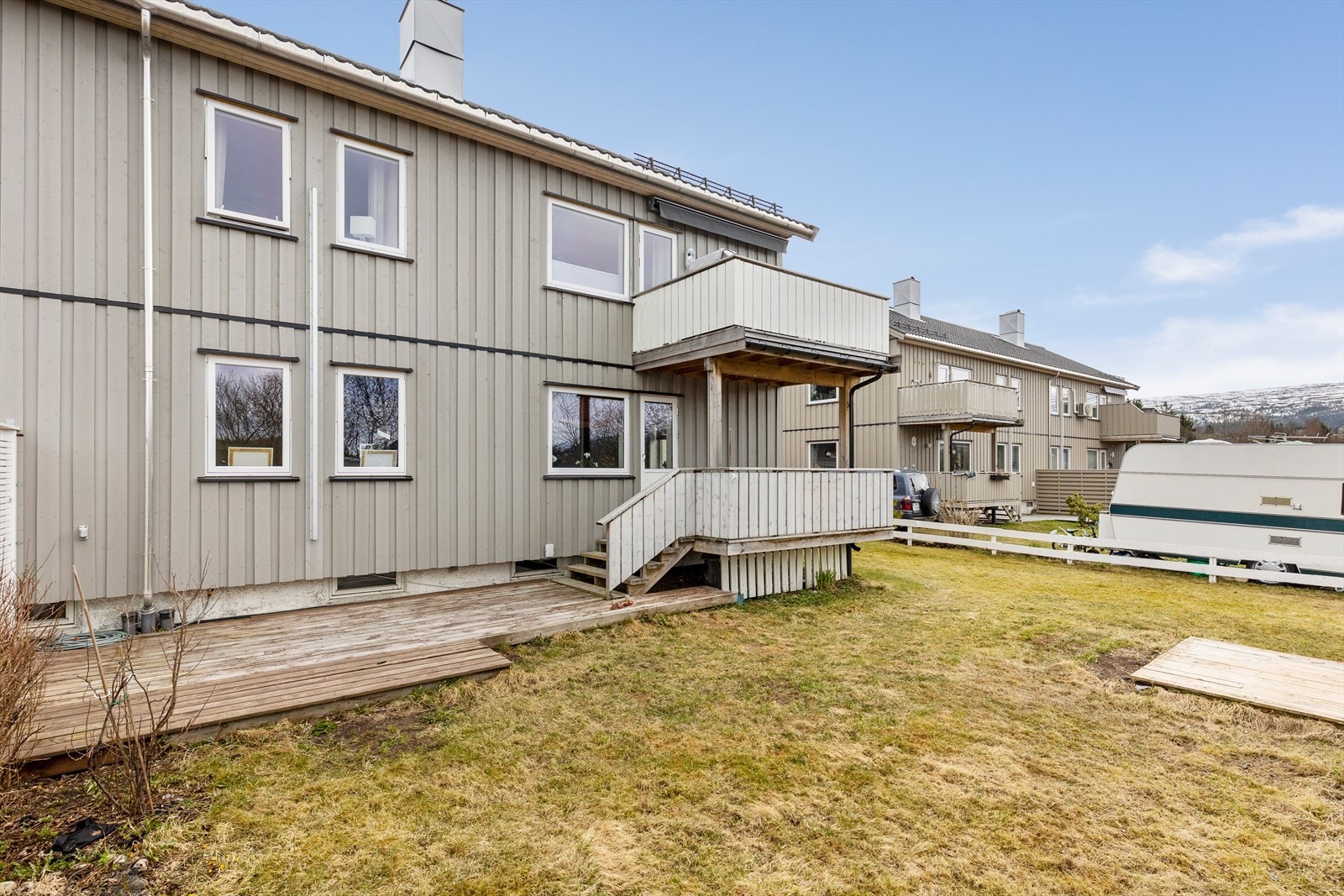 Veranda, markplatting og hage Galleribilde