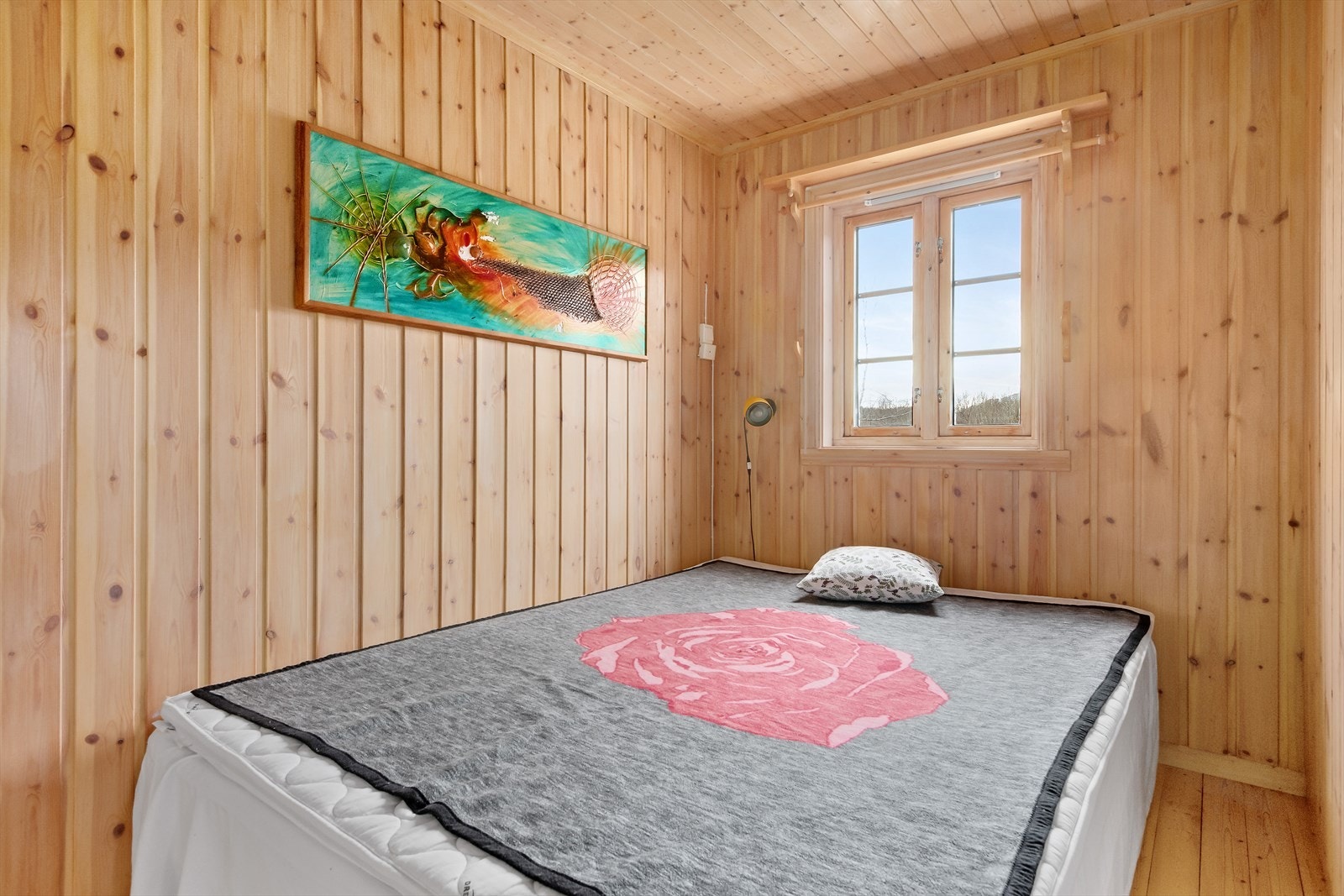 Soverom 1 med plass til dobbeltseng. Galleribilde