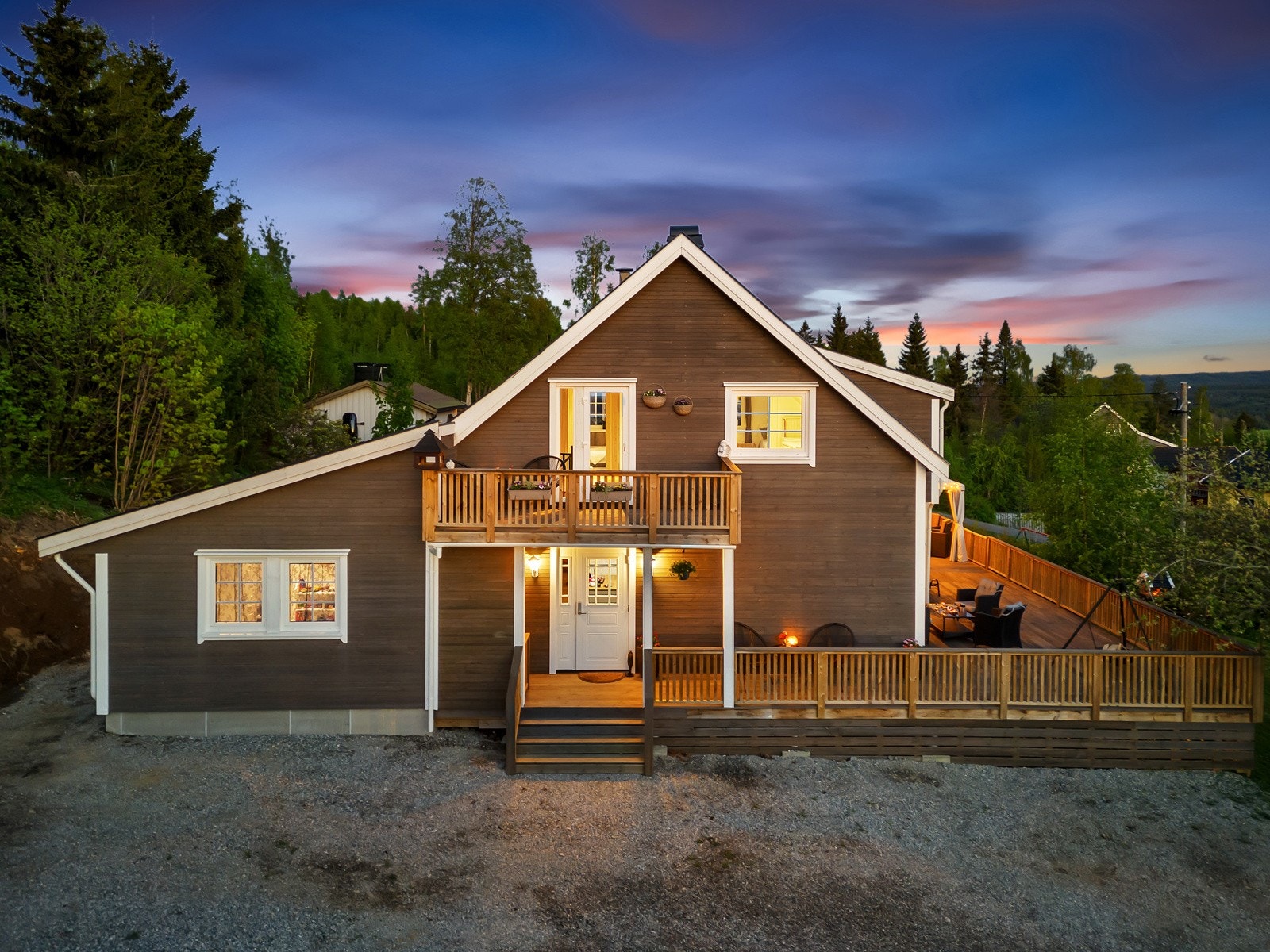 Her kan du bo landlig, men likevel sentralt med nærhet til alt hverdagen måtte kreve. Galleribilde