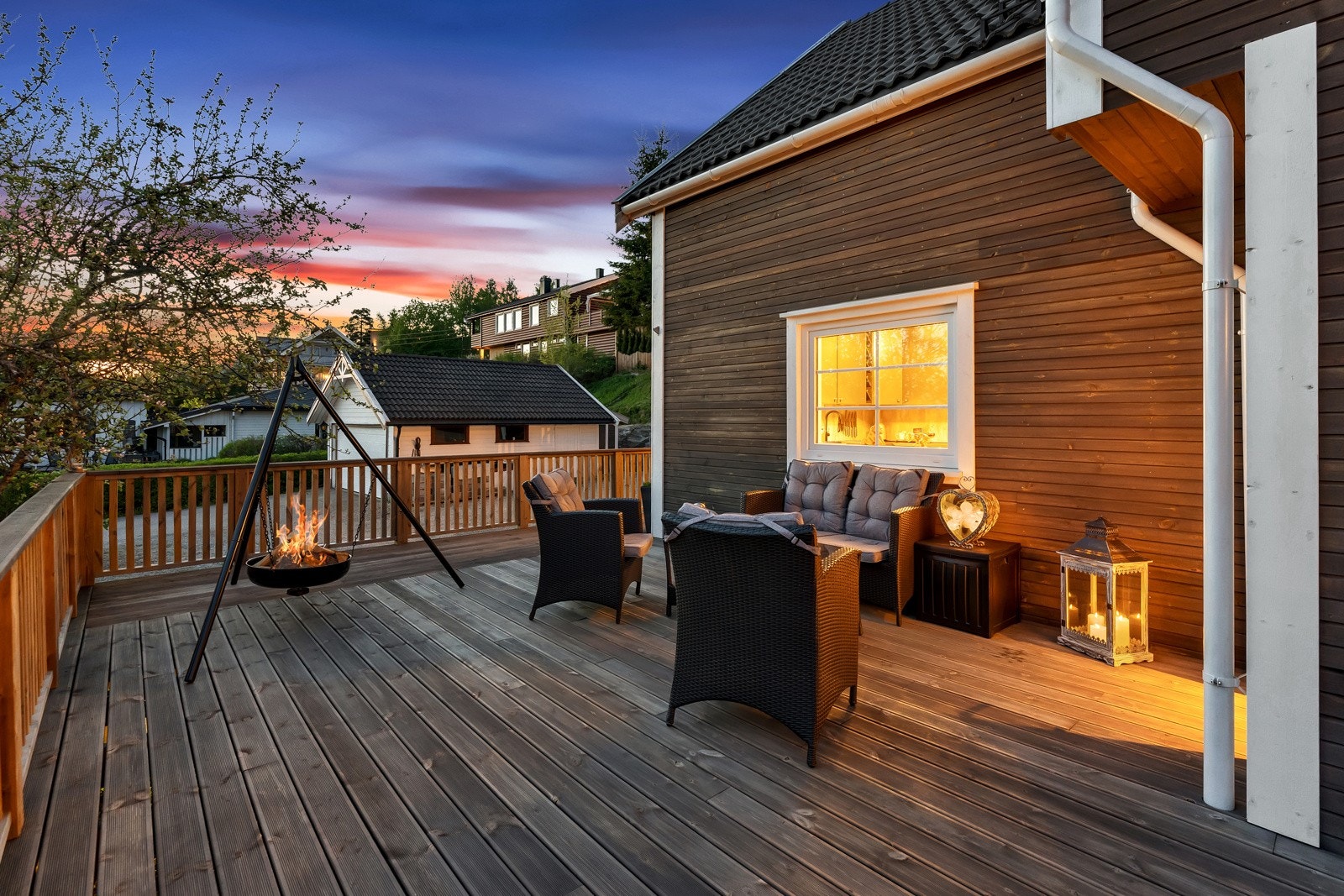 Rom for flere sittegrupper og besøk av både venner og familie. Galleribilde