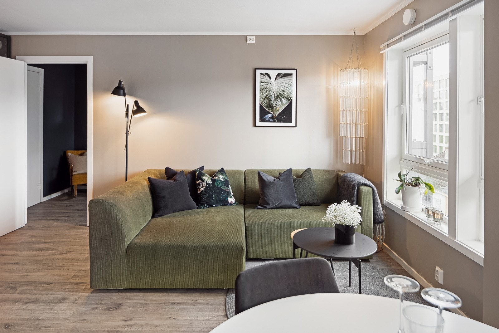 Bla. varmtvann, internett/TV og kommunale avgifter inkludert i felleskostnader. Galleribilde