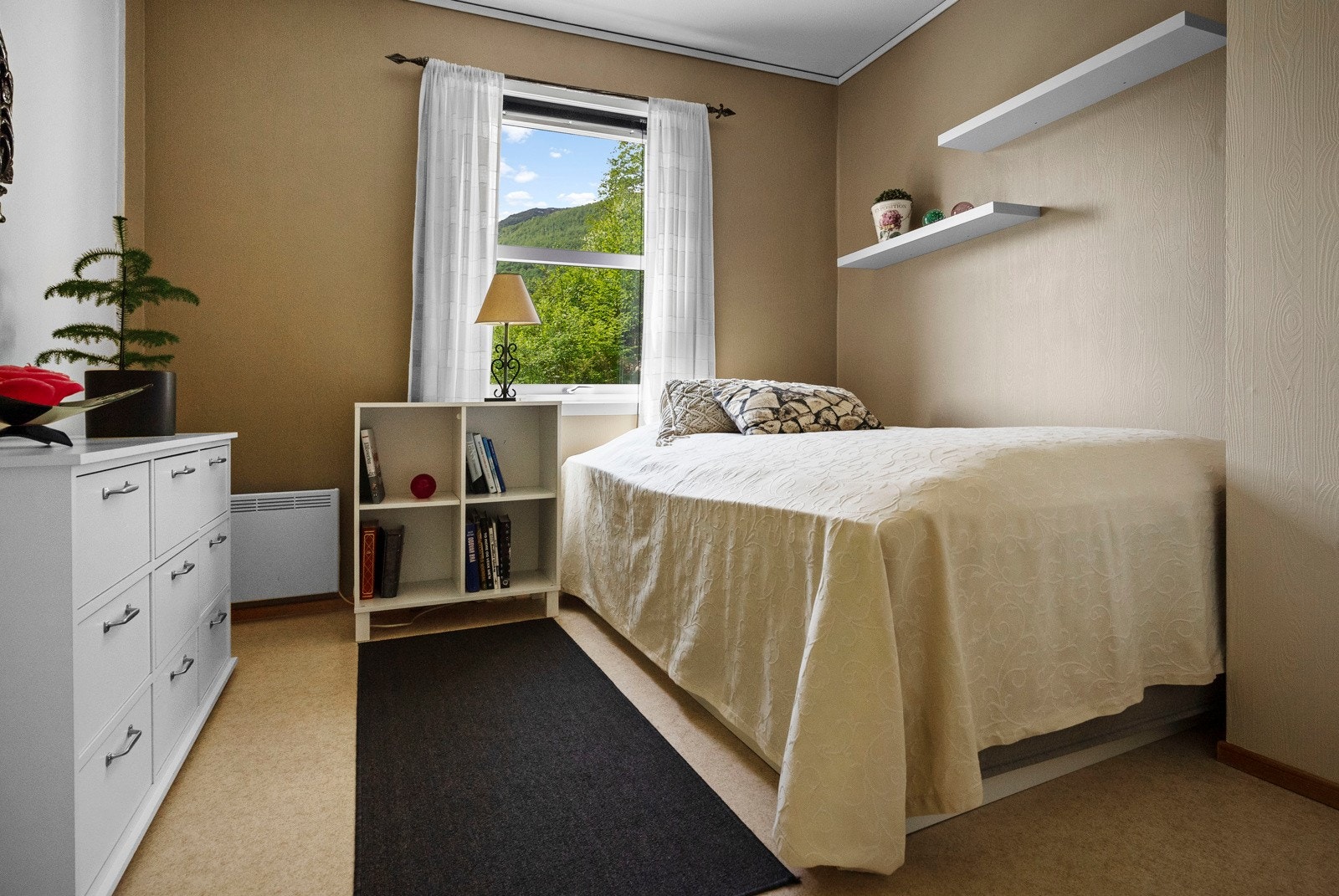 Soverom 2 av 3 Galleribilde