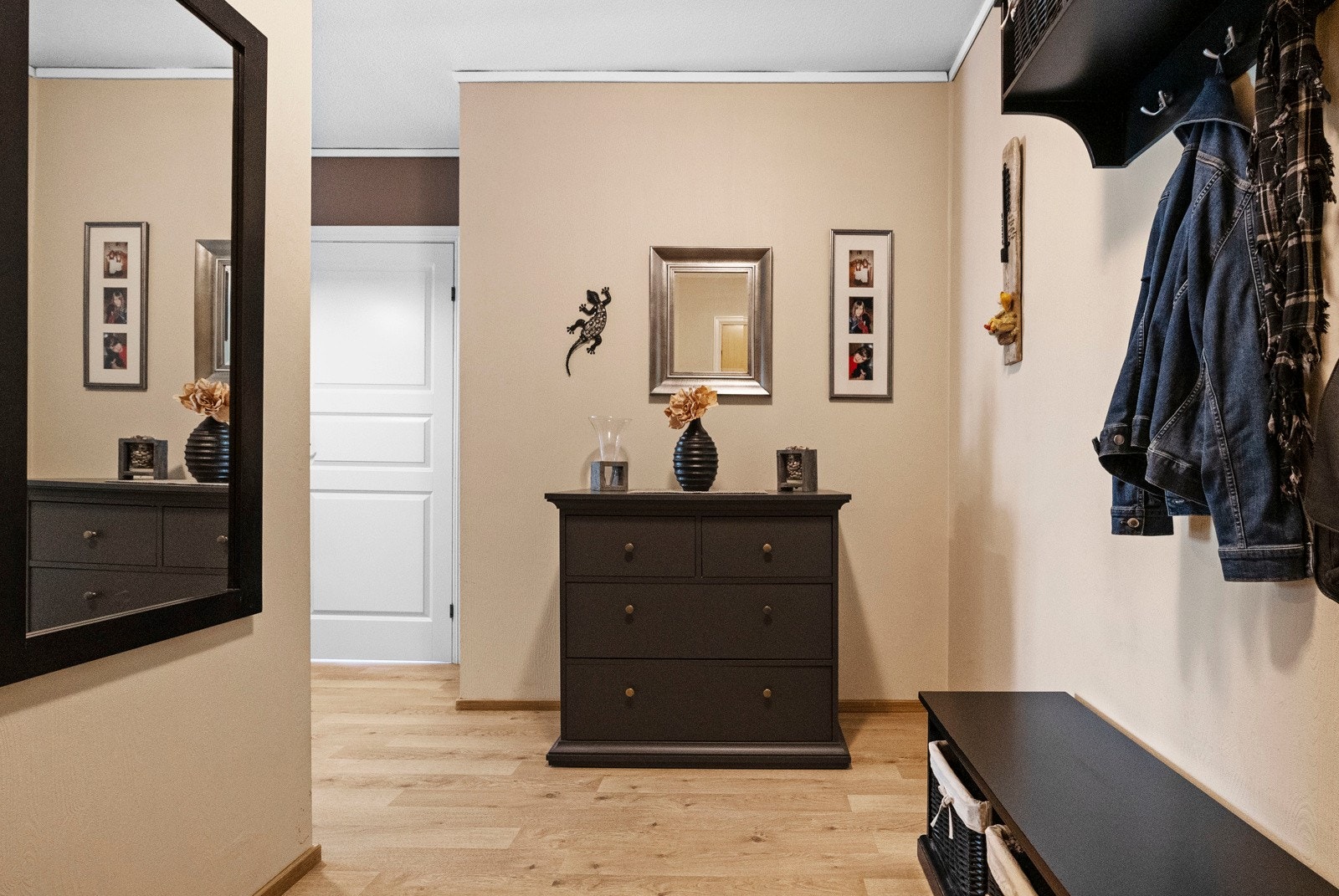 Entre / gang Galleribilde