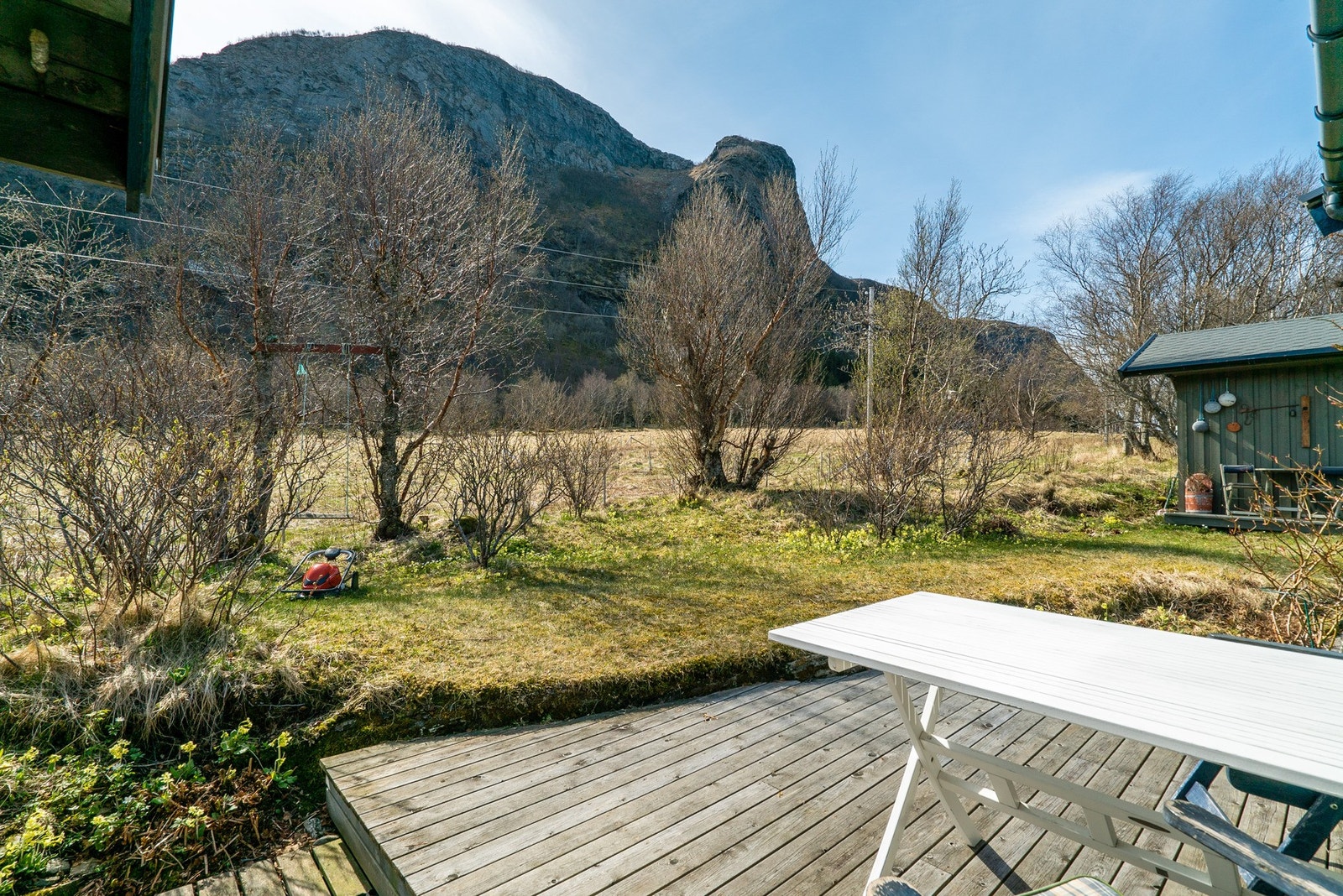 Uteplass ved inngangspartiet Galleribilde