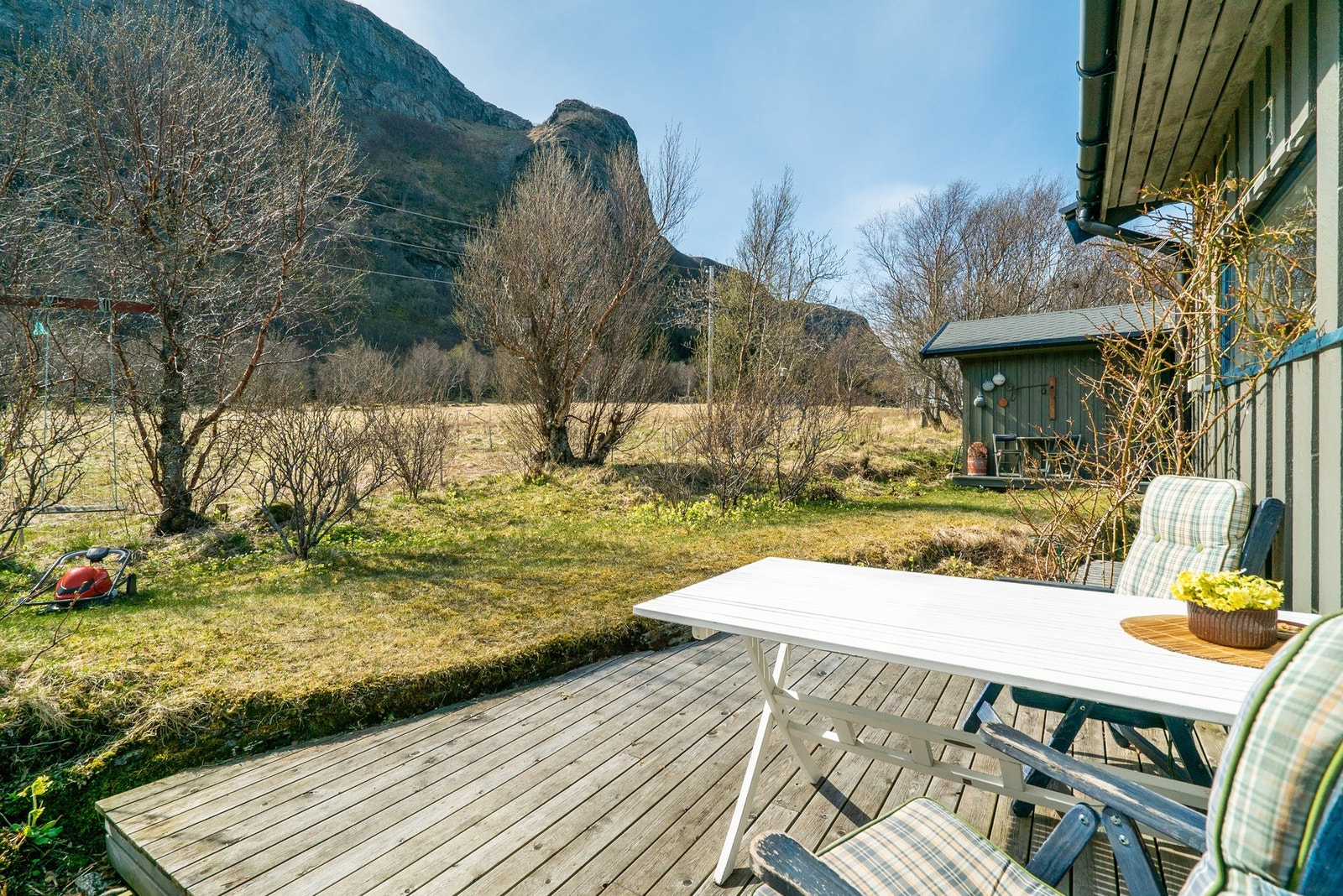 Uteplass ved inngangspartiet Galleribilde