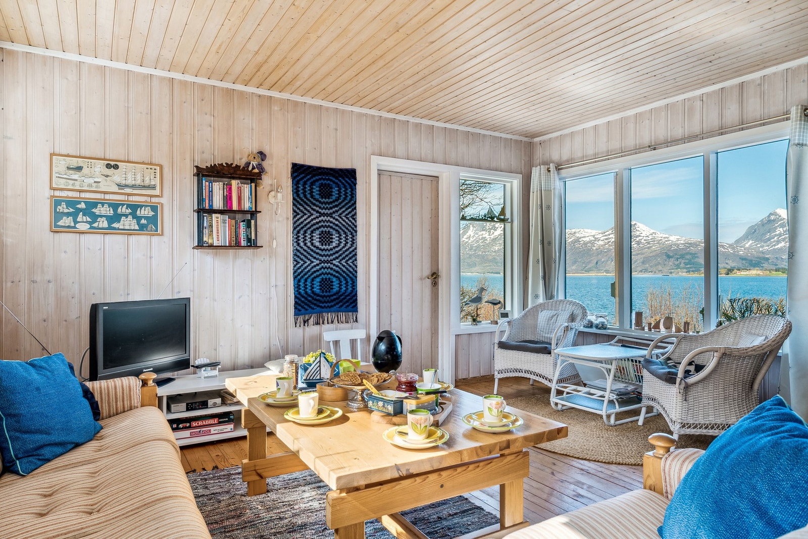 Fra stuen er det utgang til terrassen Galleribilde