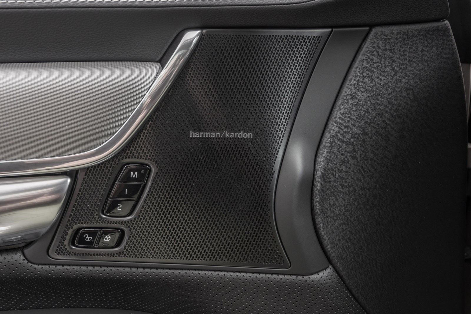 Nydelig lyd levert fra Harman Kardon HiFI-system