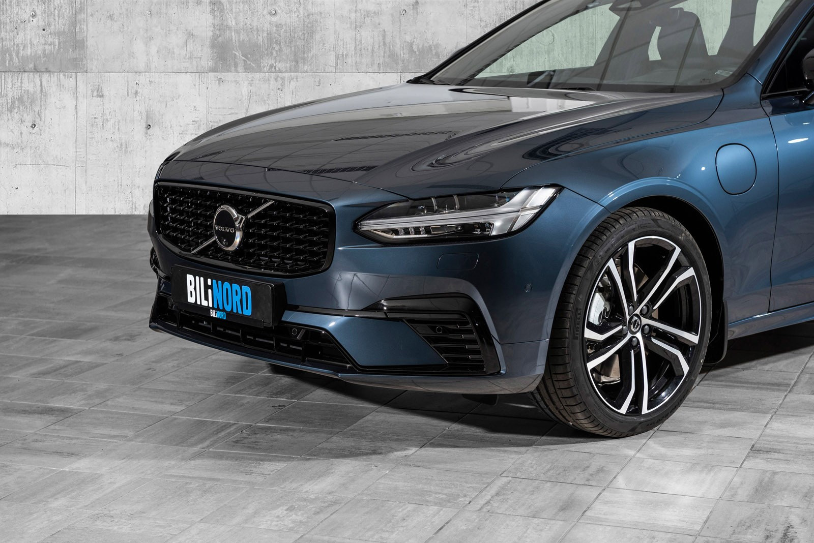 Tøffe 20" sommerhjul på orginalfelg fra Volvo - bil er også utstyrt med adaptive cruisecontroll
