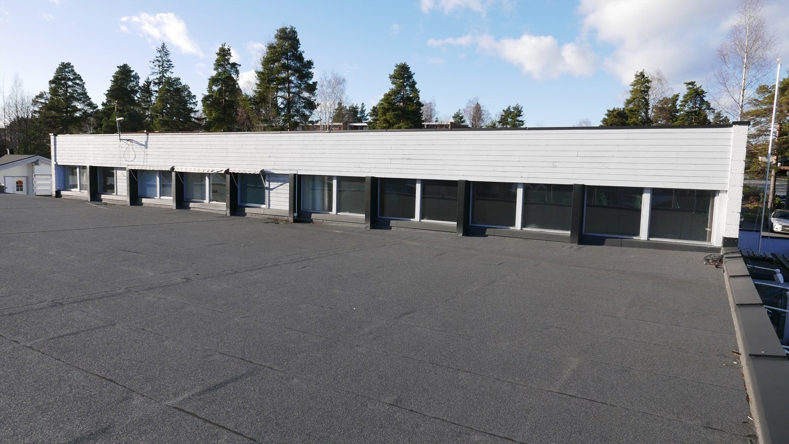 Tak over forretningsdel. Galleribilde
