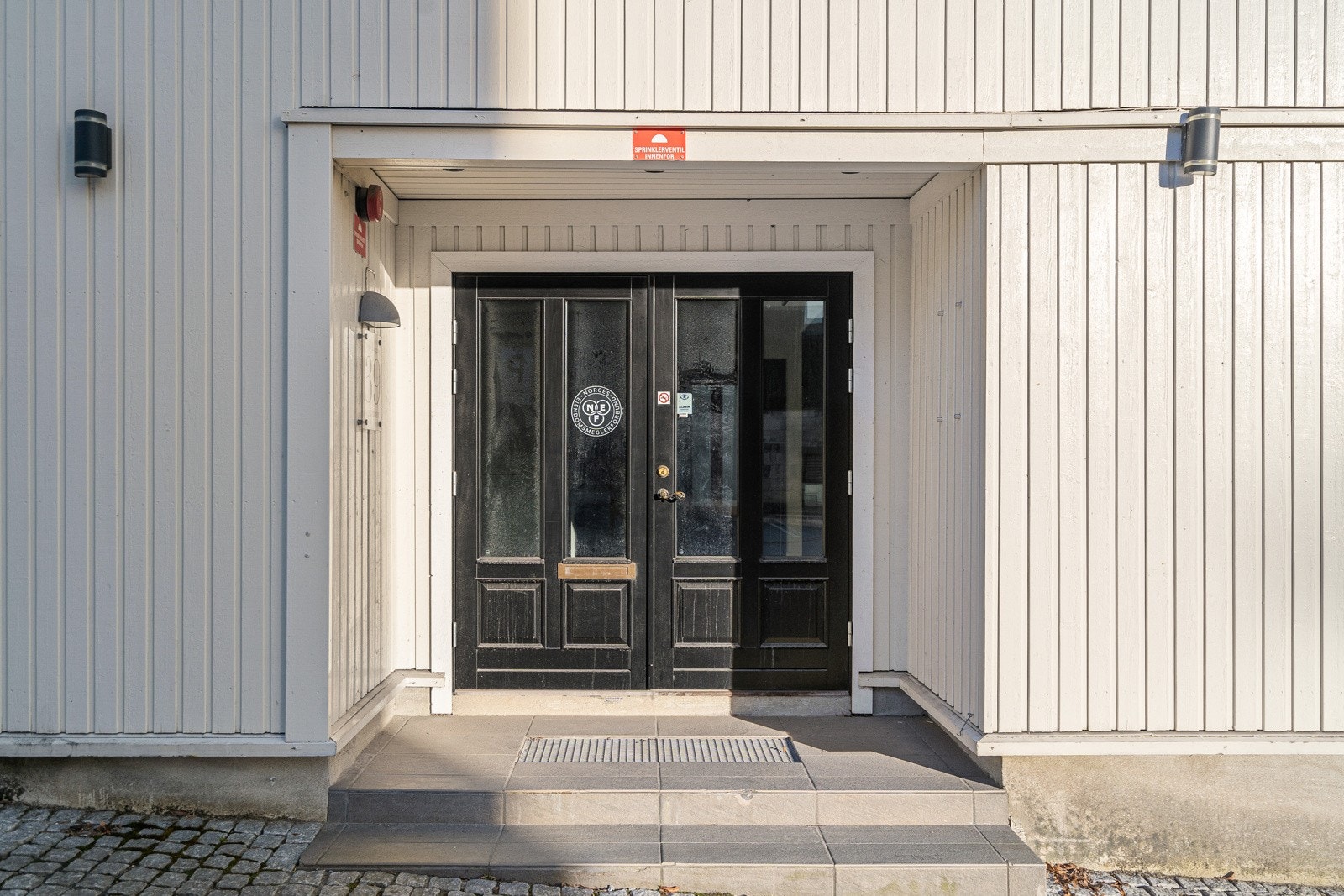 Inngangsparti vest Galleribilde