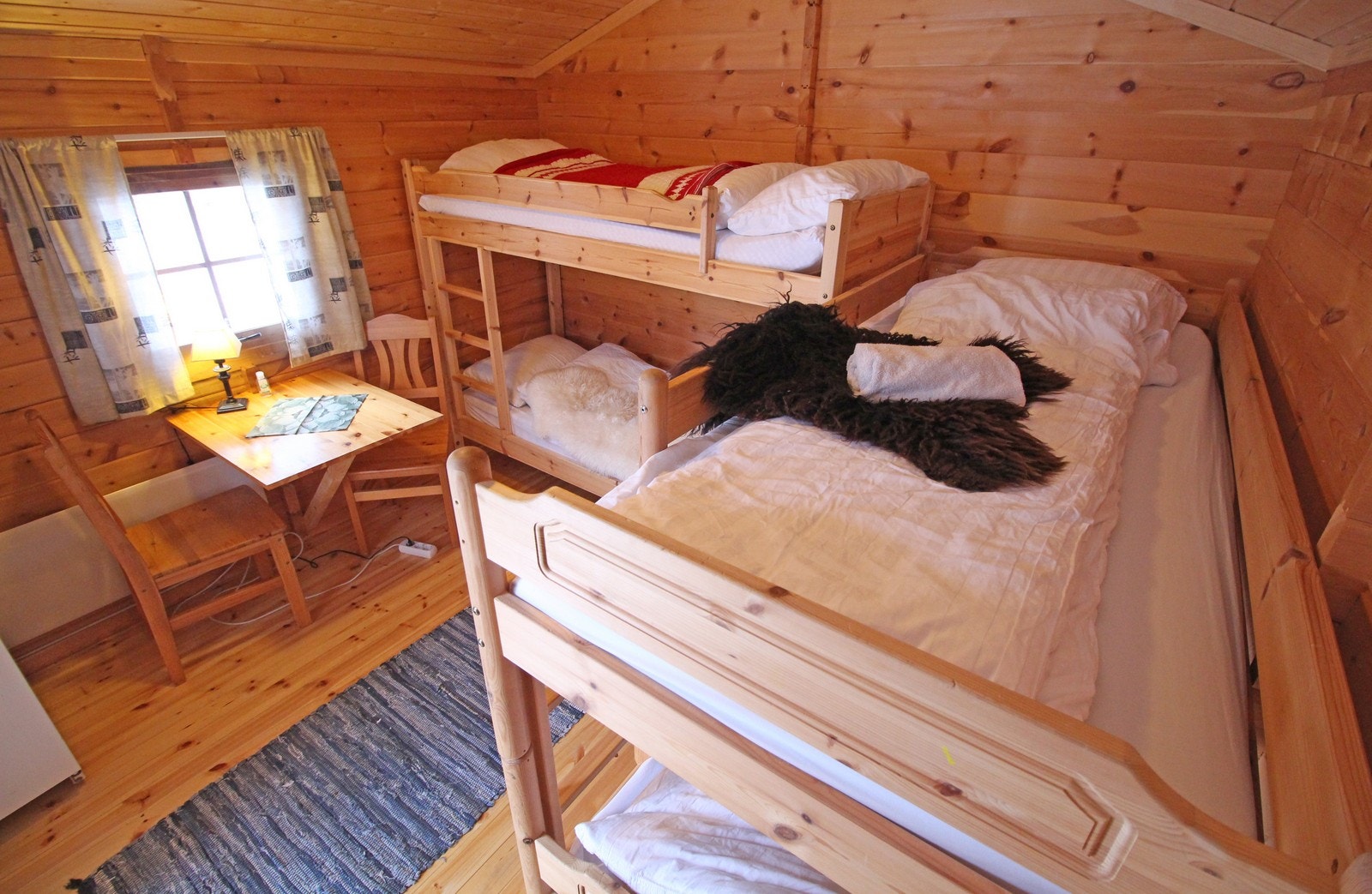 Totalt fire sengeplasser i hytte 1 Galleribilde