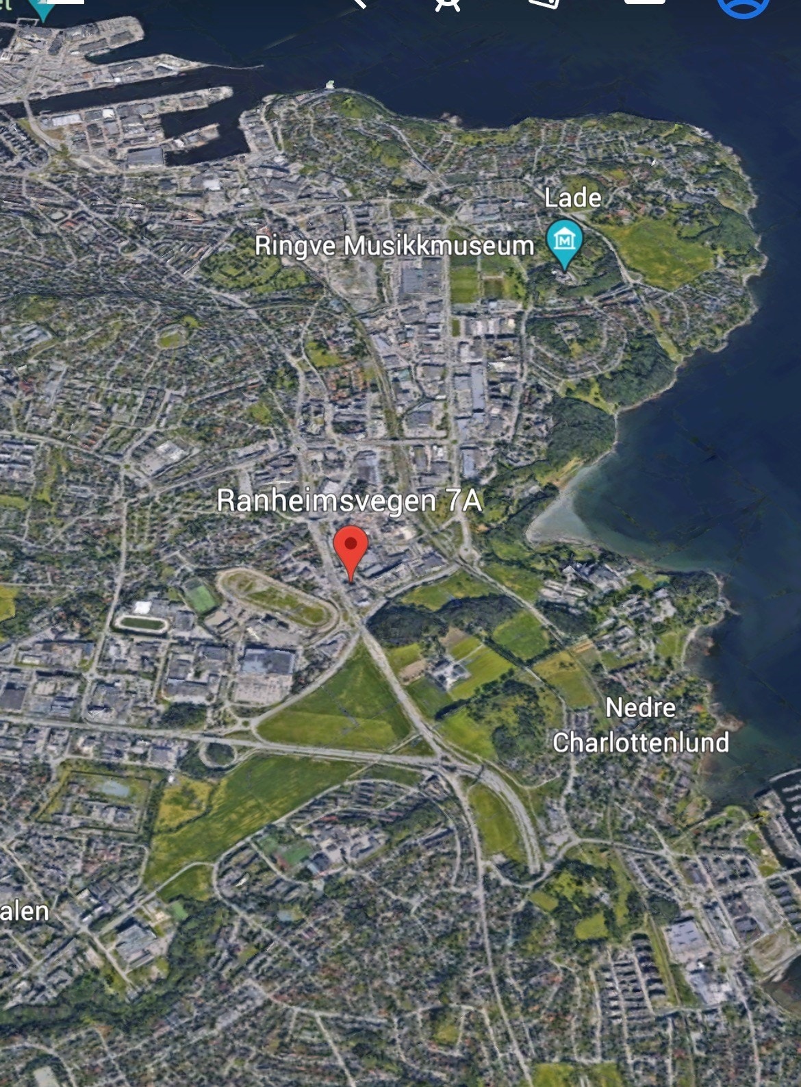 Ligger inntil E6 - Innkjøringen til sentrum og nært Omkjøringsveien Galleribilde